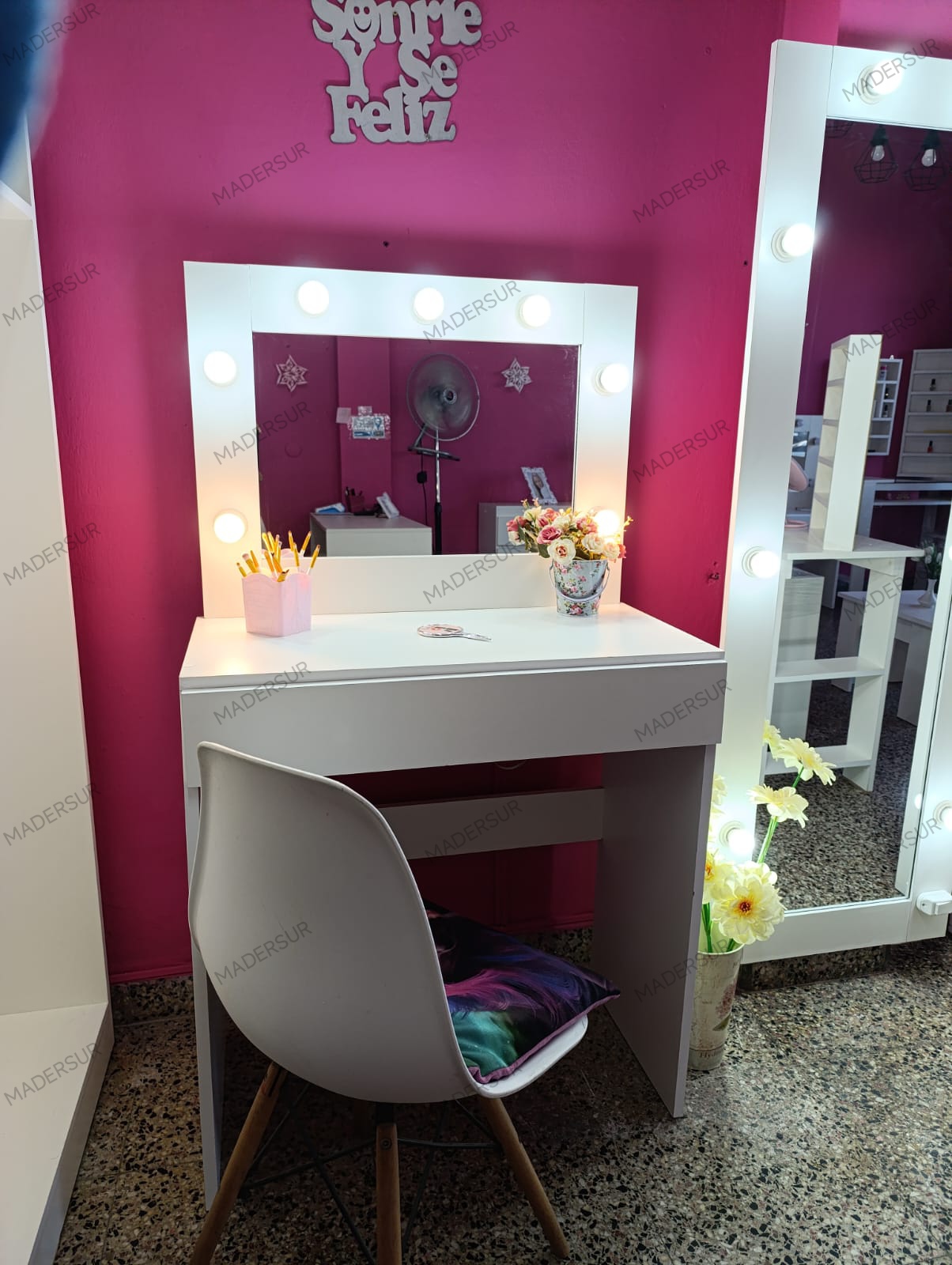 MAQUILLADOR HOLLYWOOD 80 CM MESA LISA
