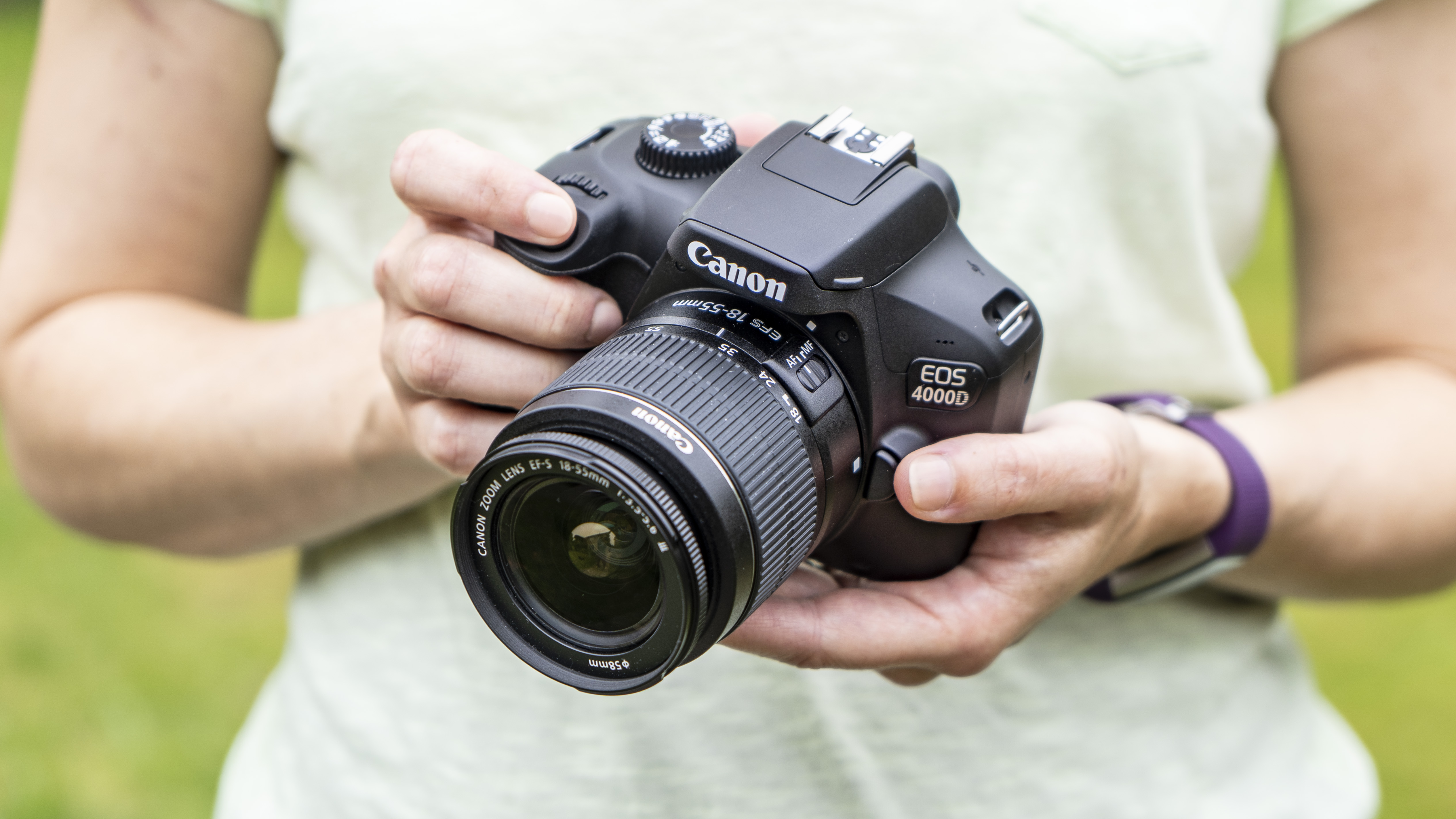 Canon camera 4000D