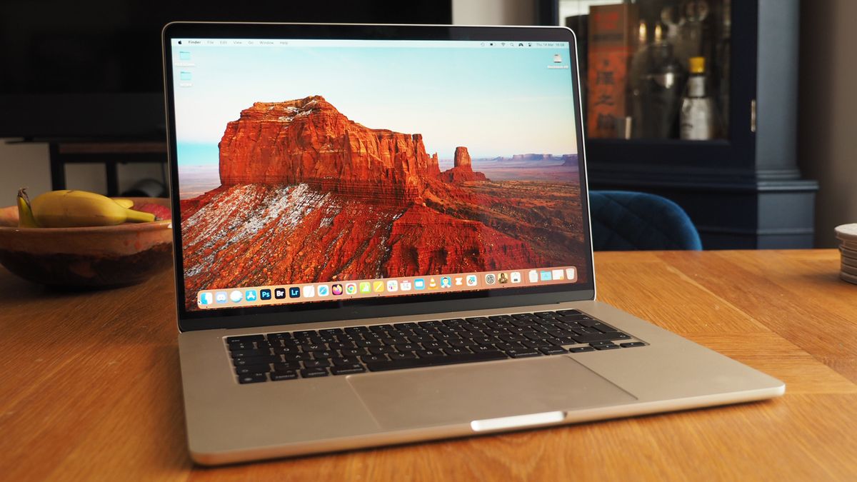 MacBook Air M3 (15.3") – 2024