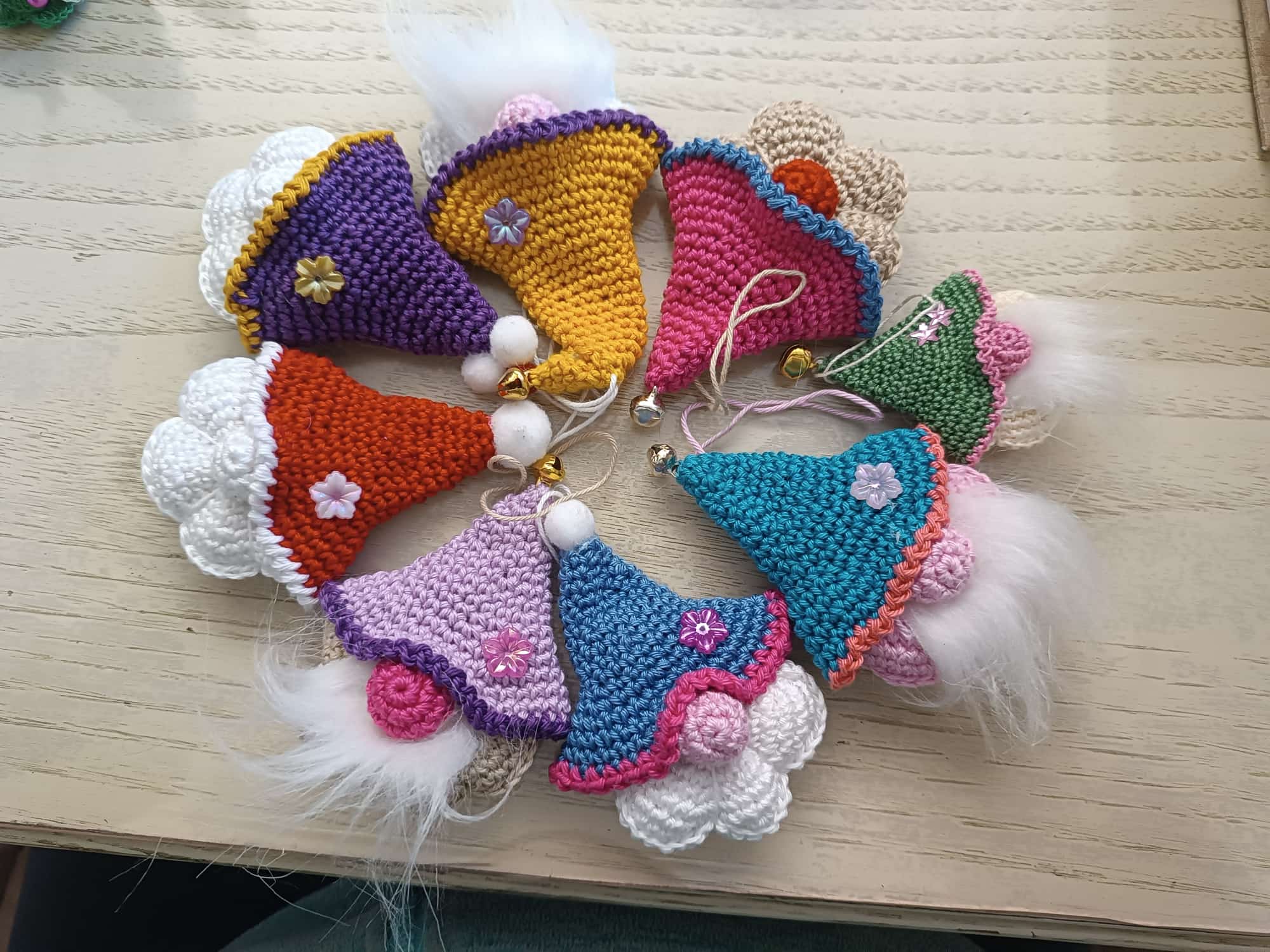 Gnomi all'uncinetto per albero di natale