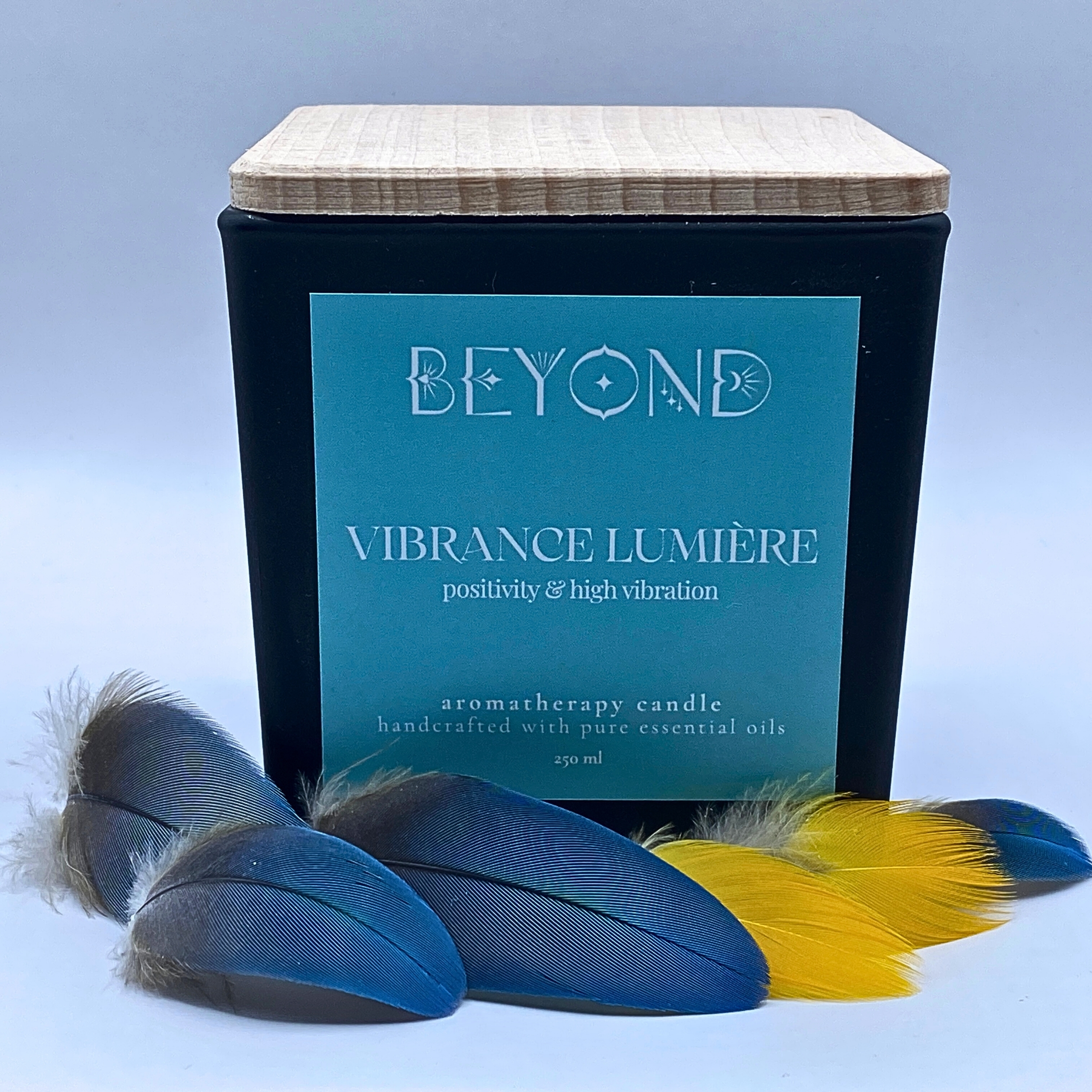 VIBRANCE LUMIÈRE Aromaterapinė žvakė