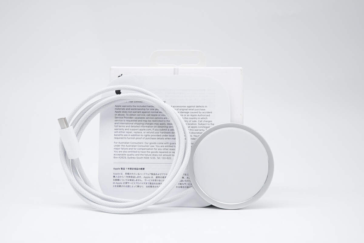 Apple MagSafe Wireless Charger – 15W Fast Magnetic Charging Pad with USB-C