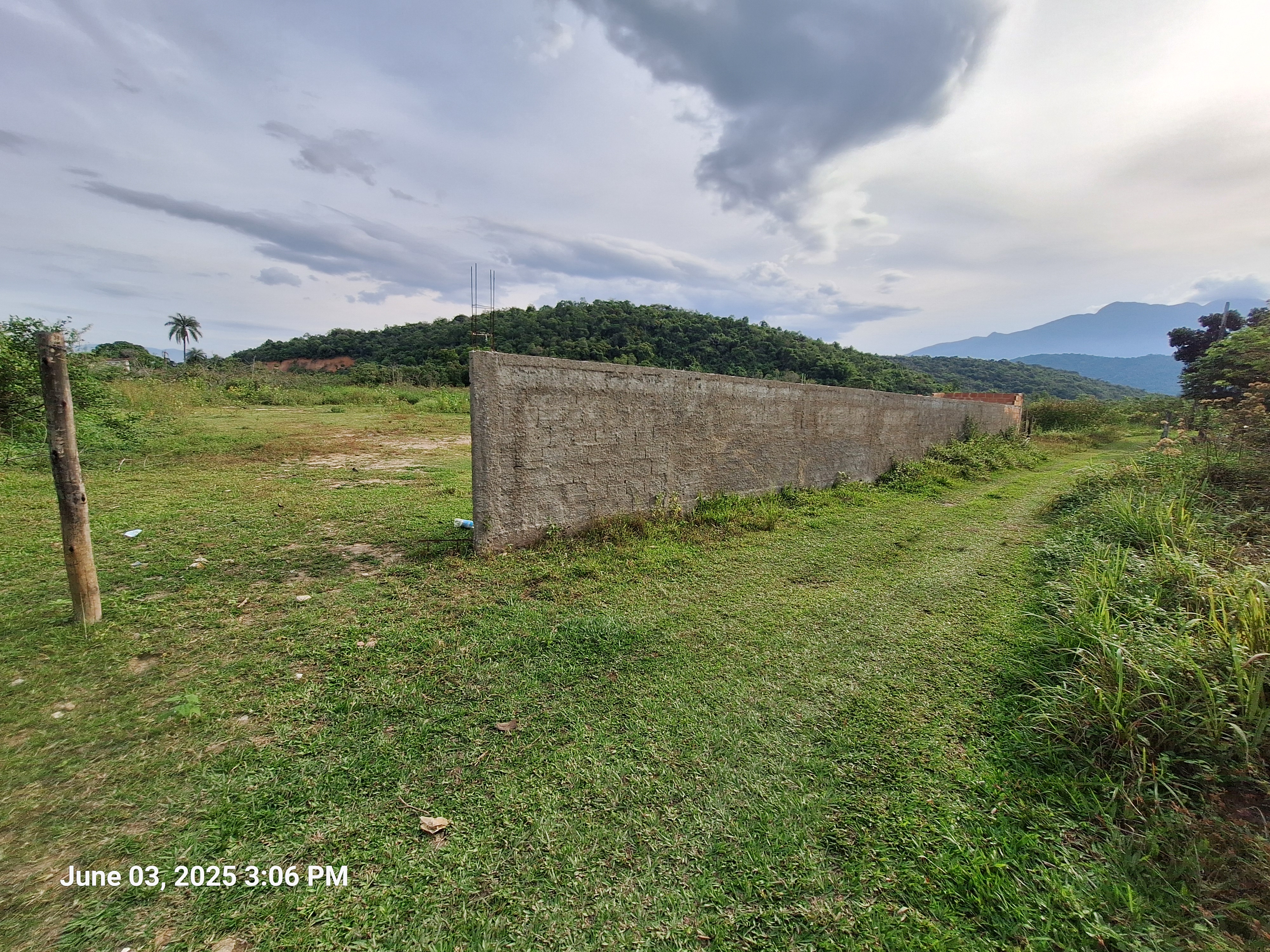 Terreno em Tinguá – Parque Estoril 975m²