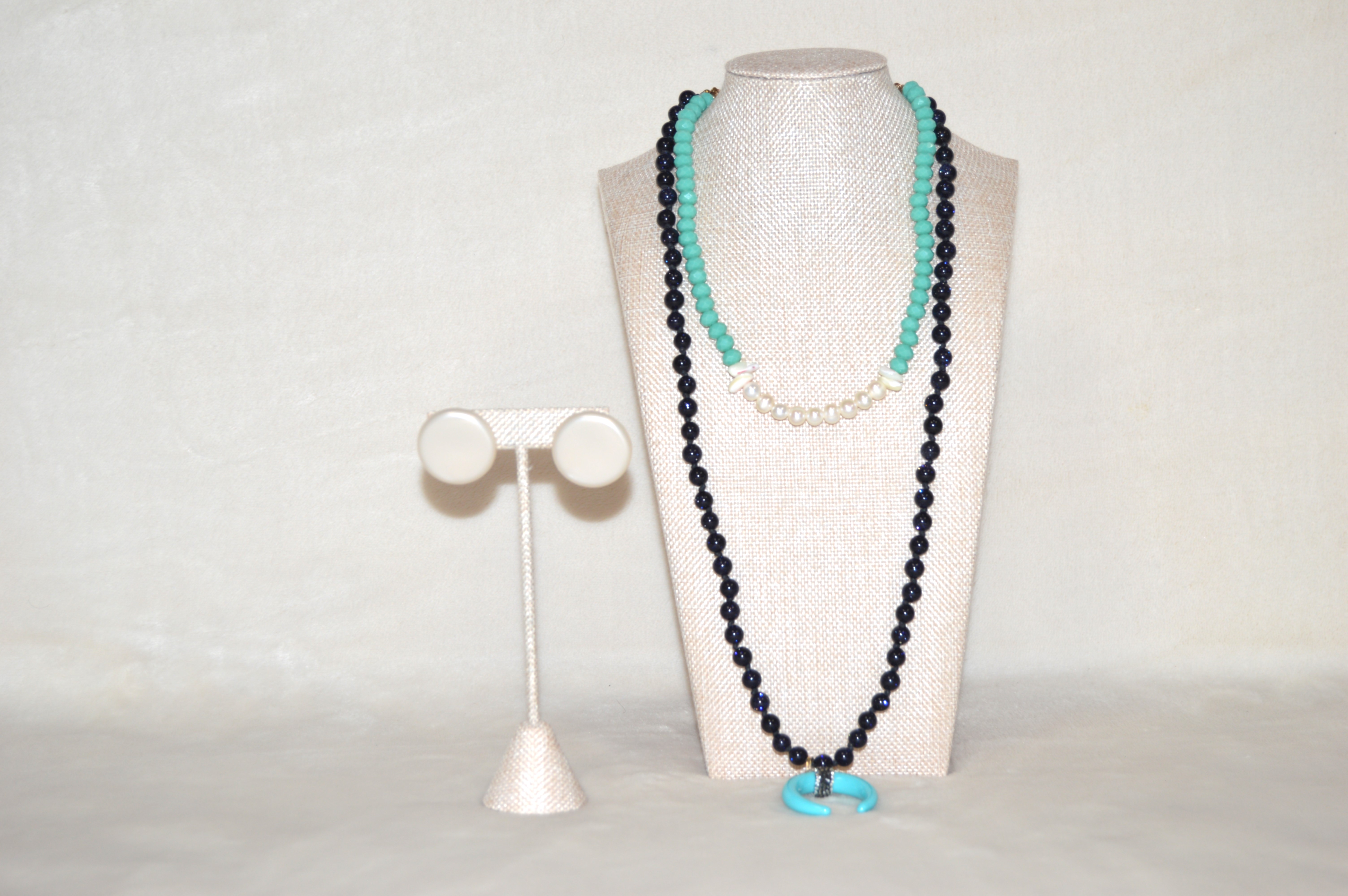 Beaded Necklace And White Dots Earrings