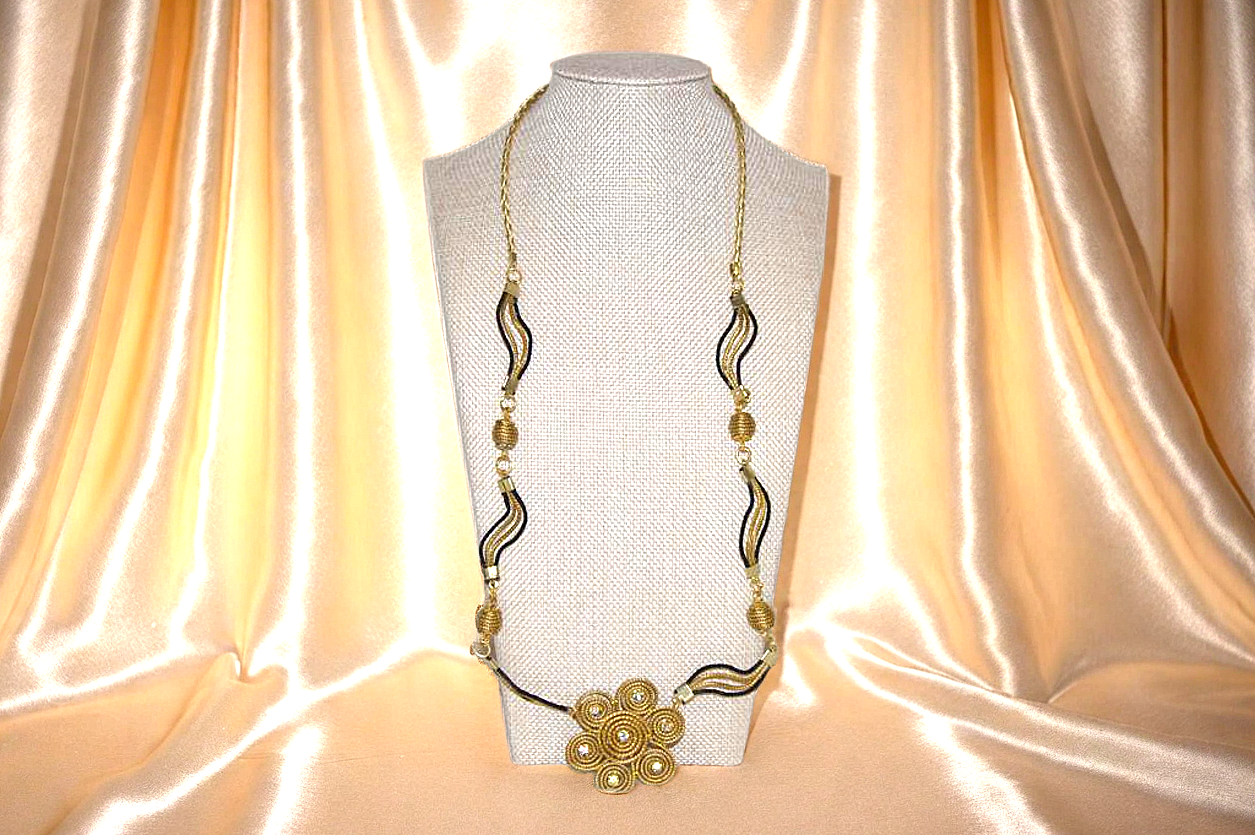 Floral Pendant Necklace