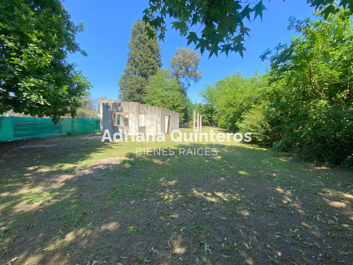 Lote de 1320 m² con construcción a terminar y escritura e impuestos al dia en Villa Rosa
