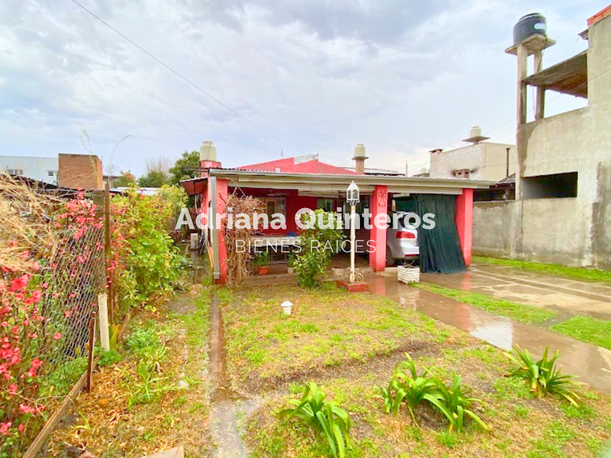 Casa con dos habitaciones y escritura en Villa Rosa. A media cuadra de Ruta 25