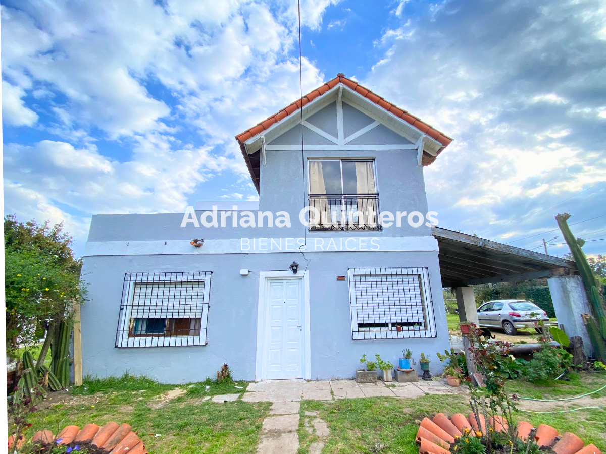 Casa con dos departamentos con escritura en B° 9 de Julio - Villa Rosa. Acepta permuta por vehiculo o propiedad en Matheu