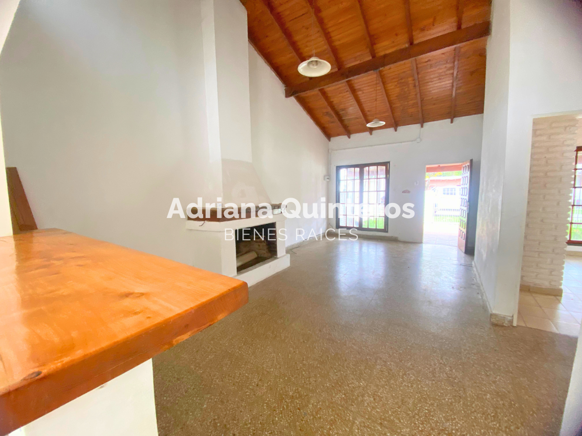 Casa de dos habitaciones y departamento con escritura e impuesto al dia - Villa Rosa