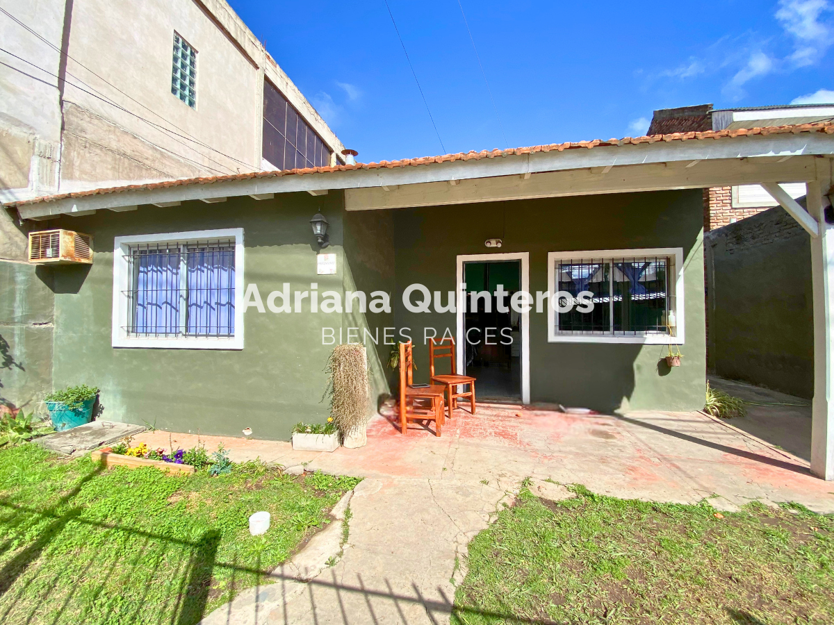 Dos casas de dos dormitorios cada una en venta - Villa Rosa Centro