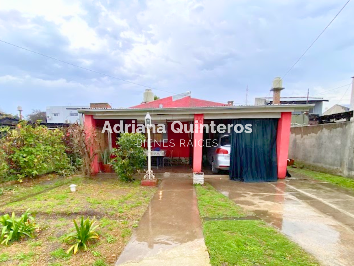 Casa con dos habitaciones y escritura en Villa Rosa. A media cuadra de Ruta 25