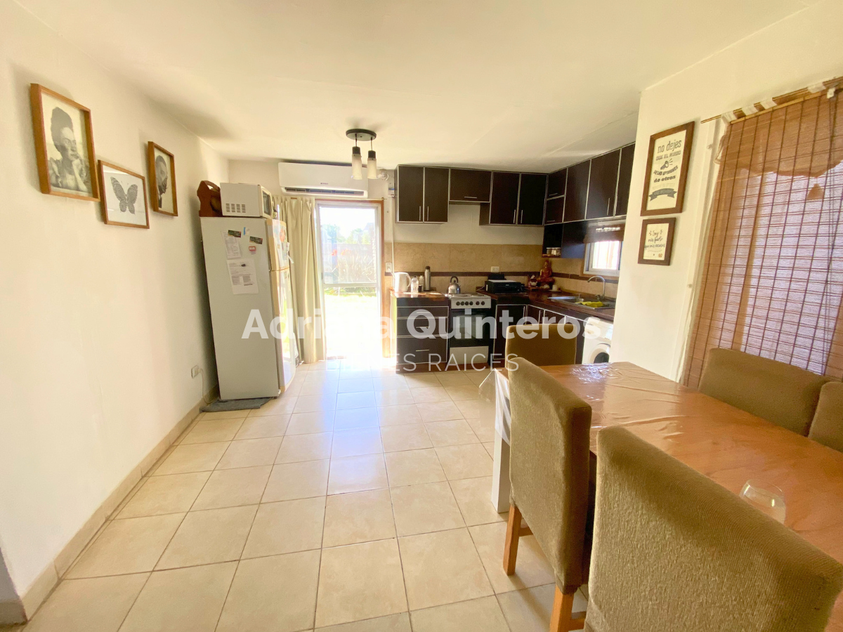 Casa con dos dormitorios y escritura en venta - Matheu