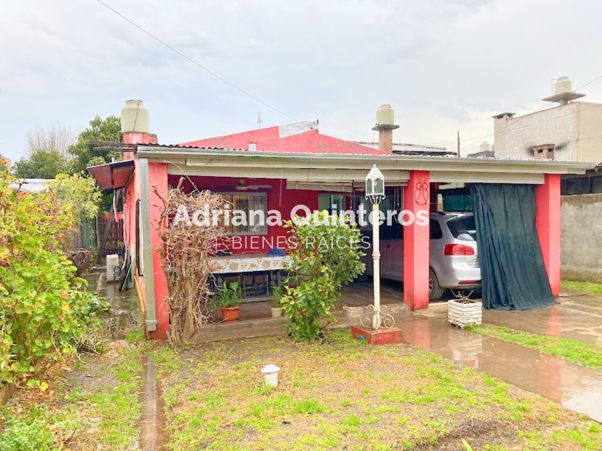 Casa con dos habitaciones y escritura en Villa Rosa. A media cuadra de Ruta 25