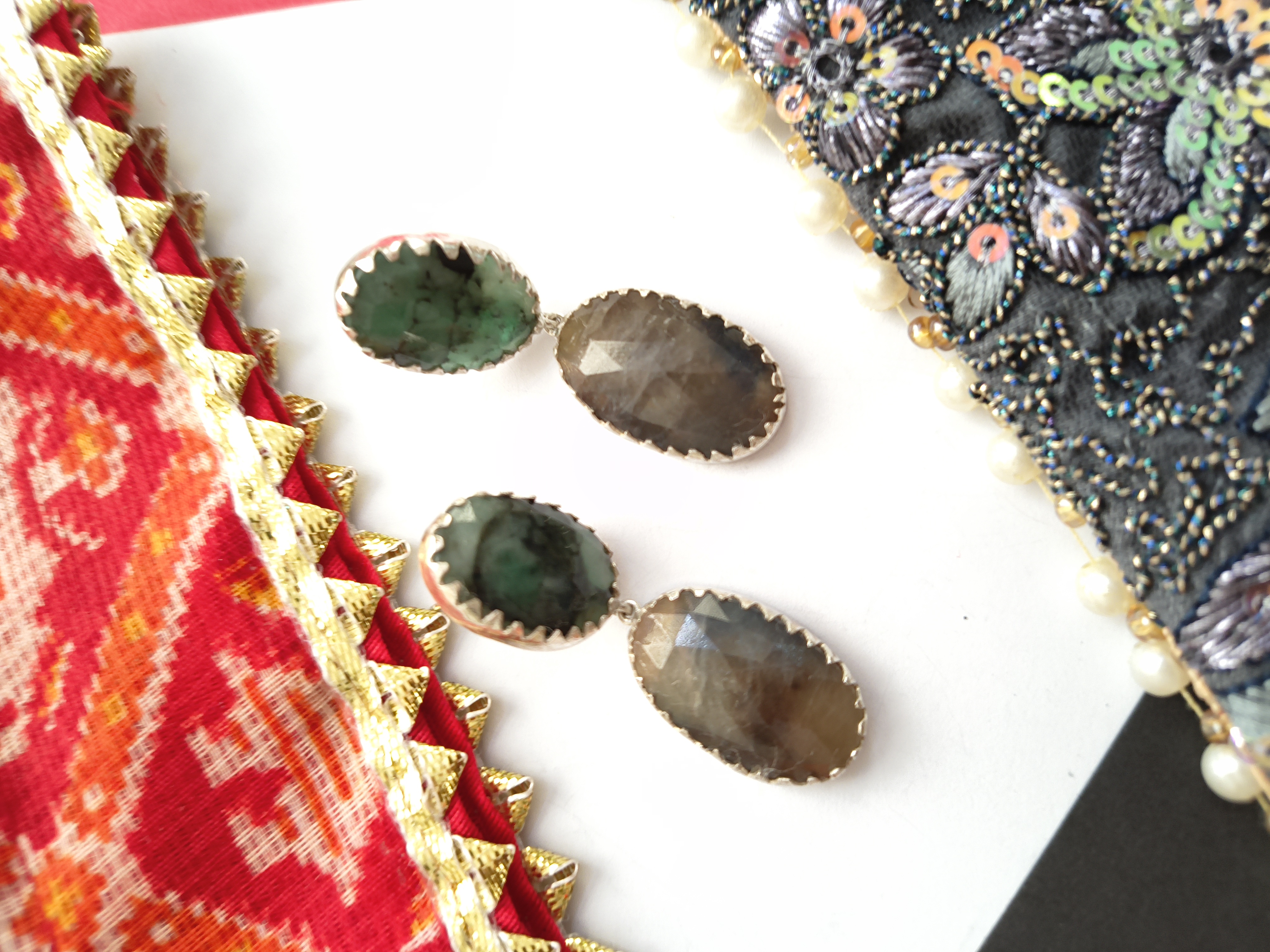 Emerald green beige and gold sapphire Earrings
