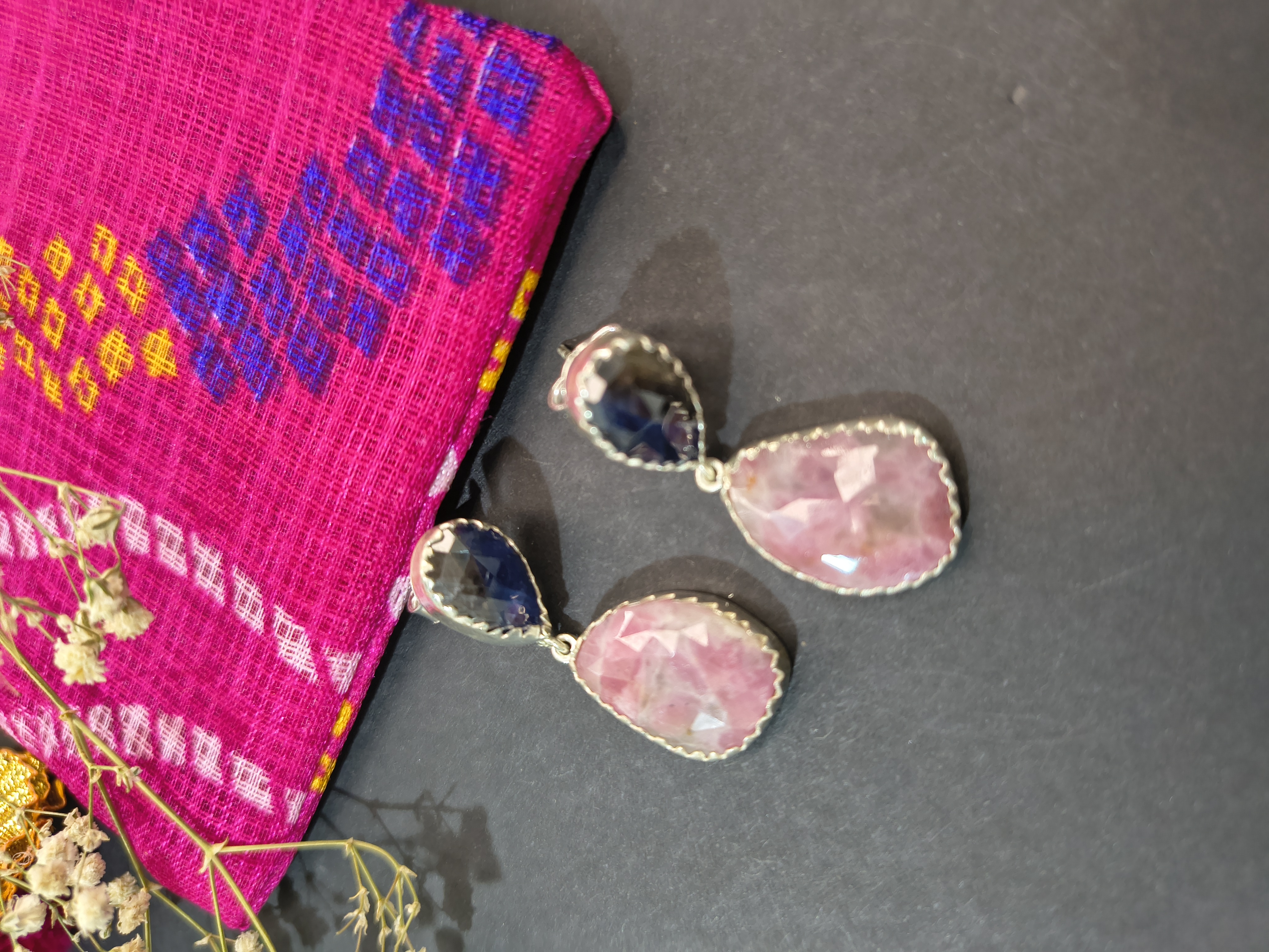 Pink and dark blue sapphier Earrings