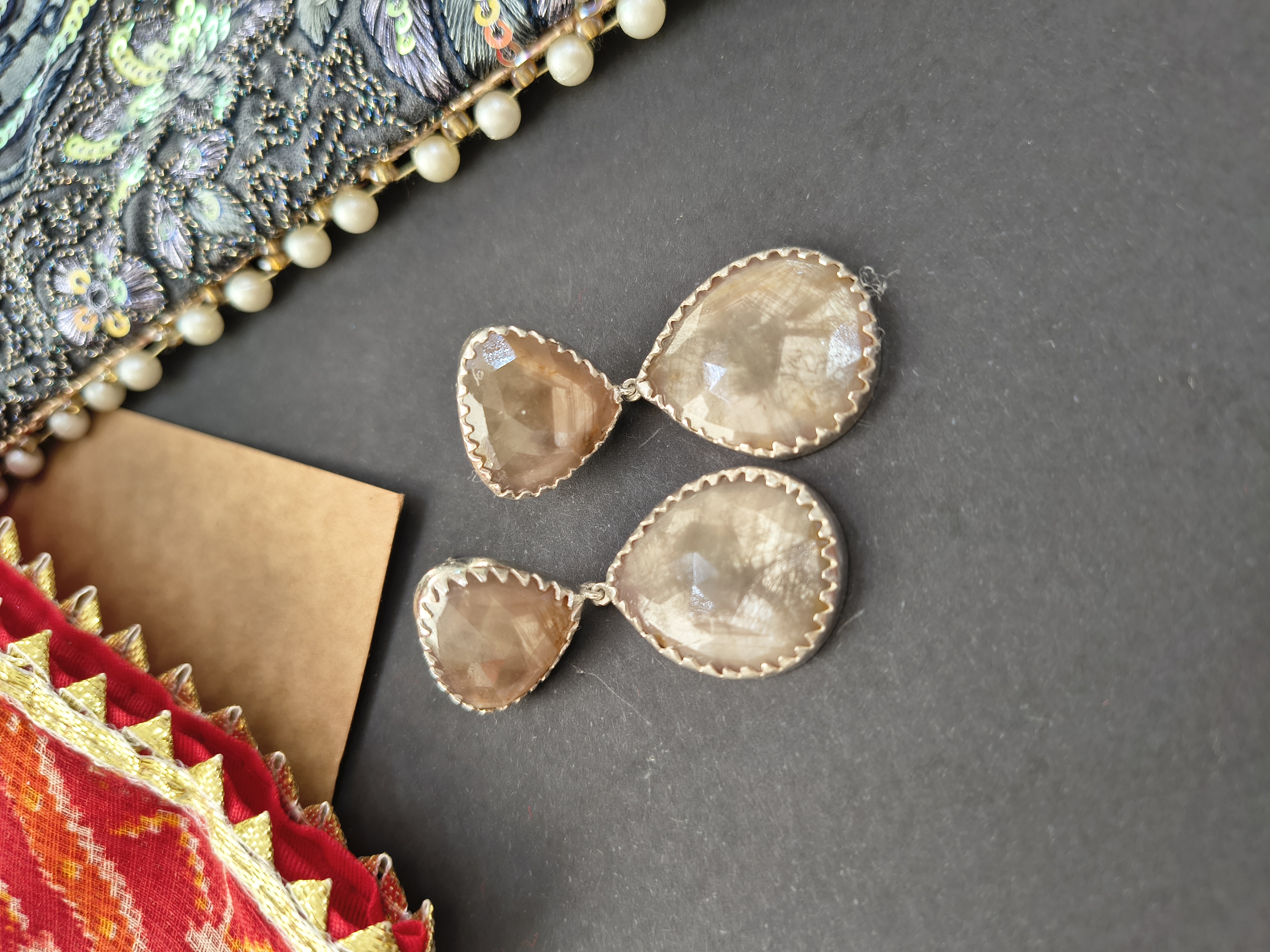 Beige sappire  Earrings