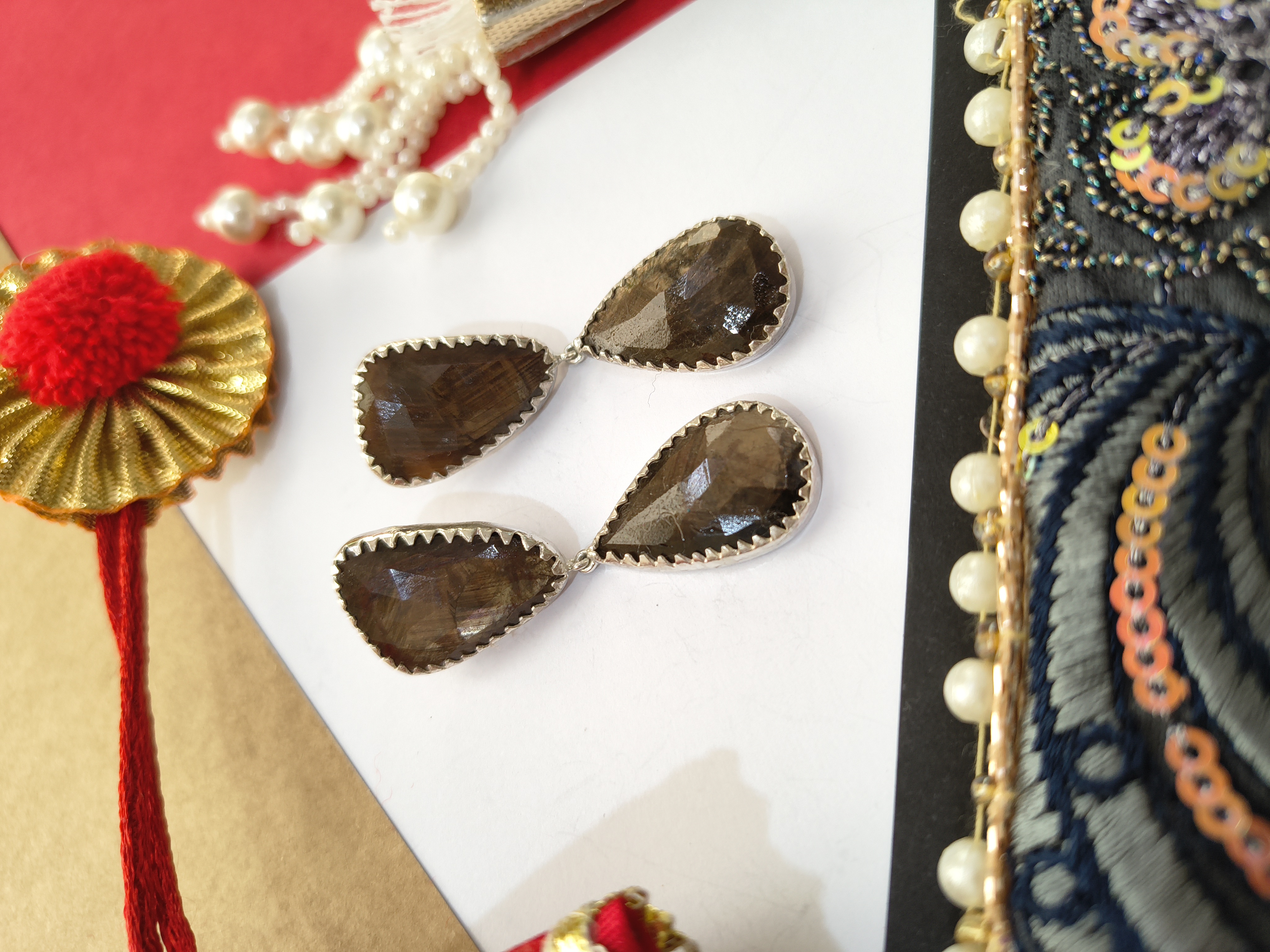 Elegant Brown sapphire Earrings