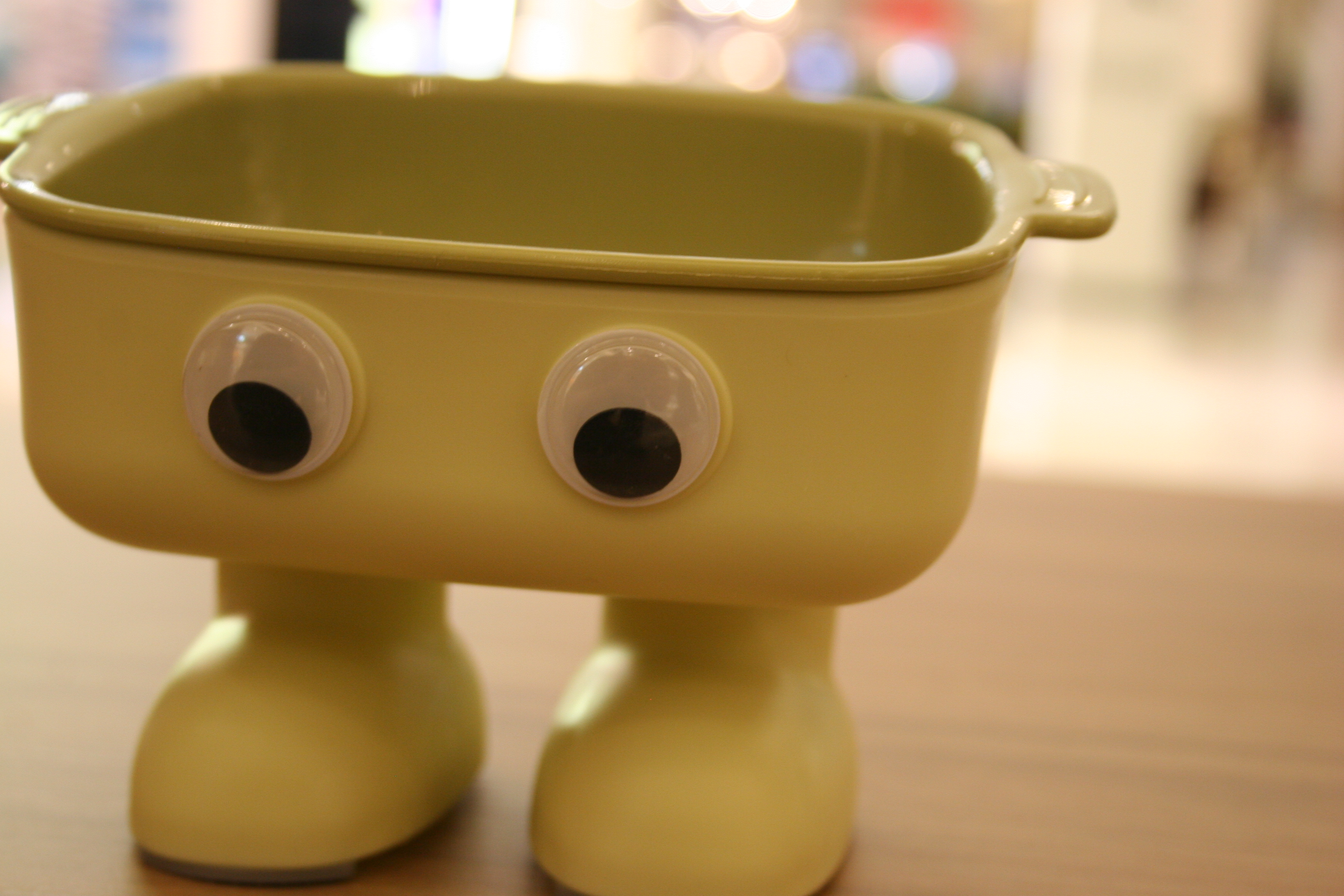 Pote de Ração Divertido com Olhos