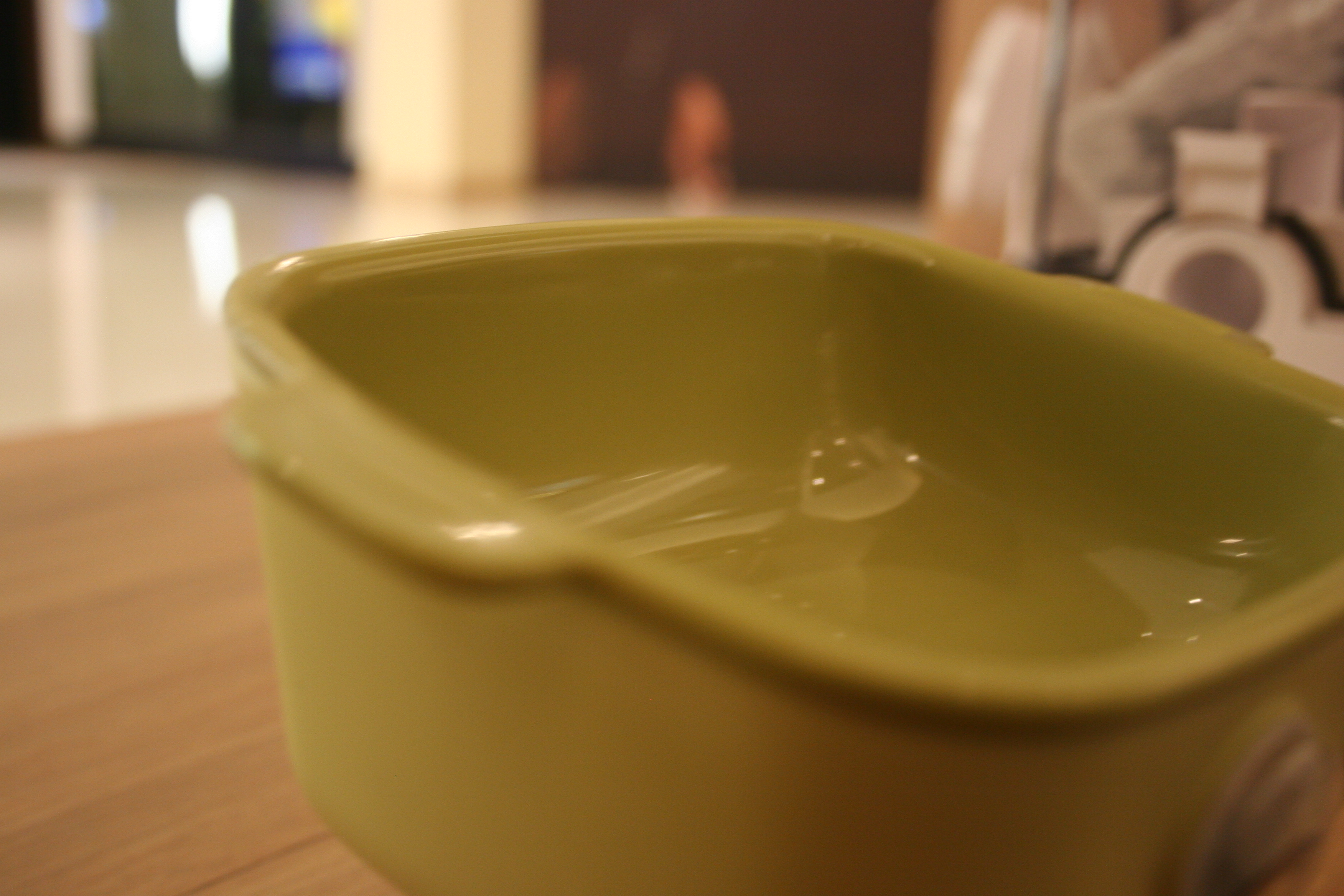 Pote de Ração Divertido com Olhos