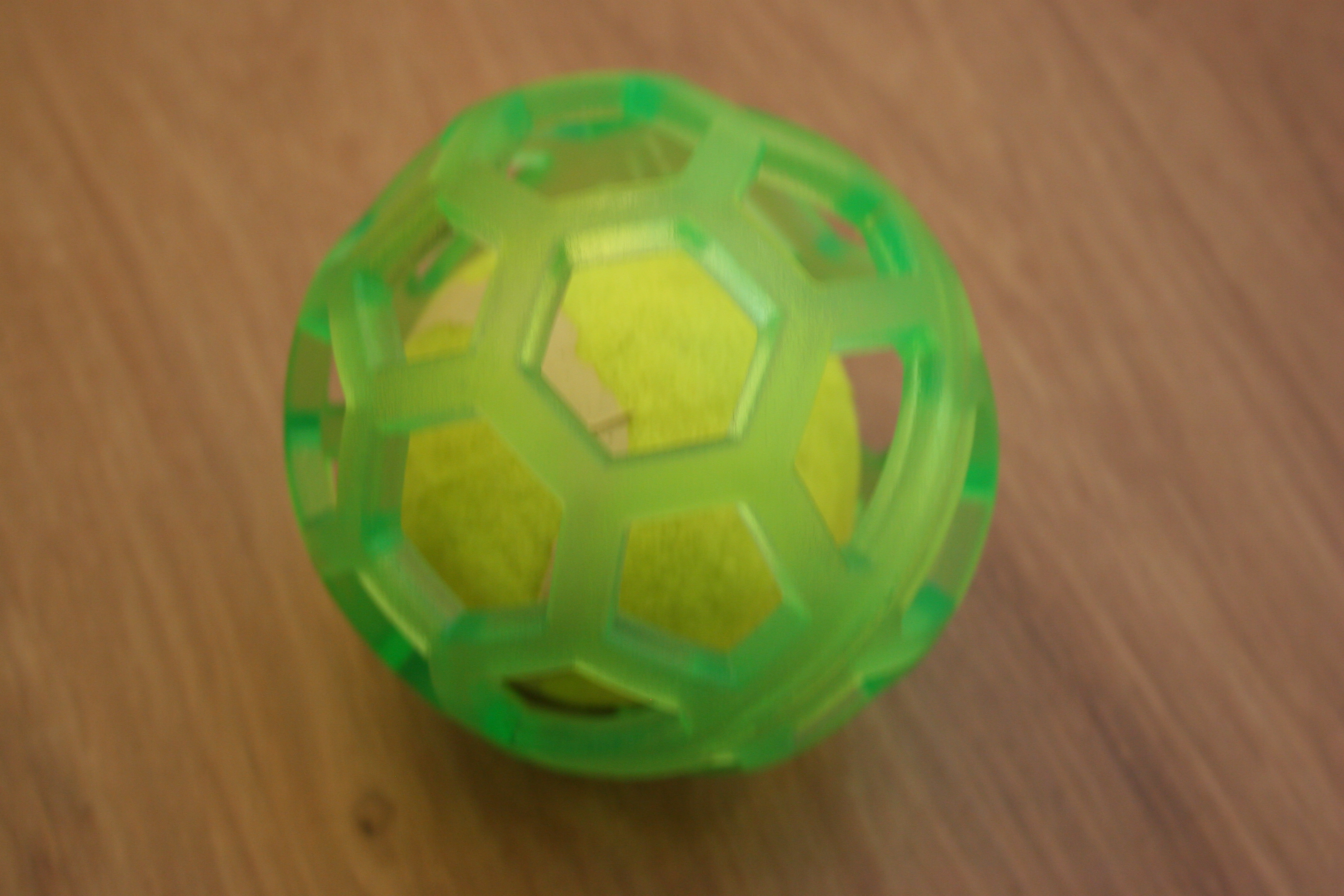 Brinquedo bolinha com bola de tênis