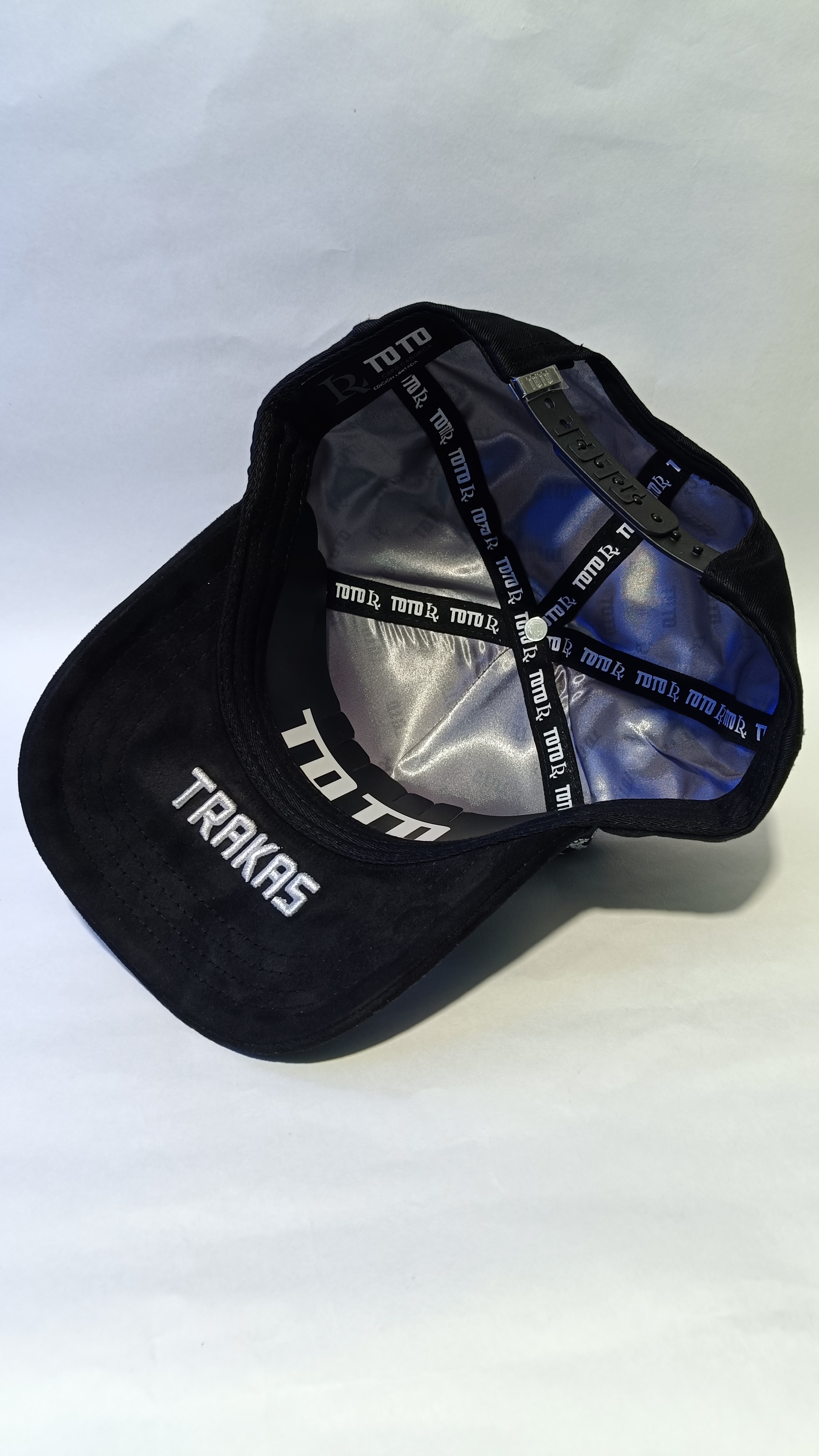 LUIS R X TOTO HATS (CRISTAL)