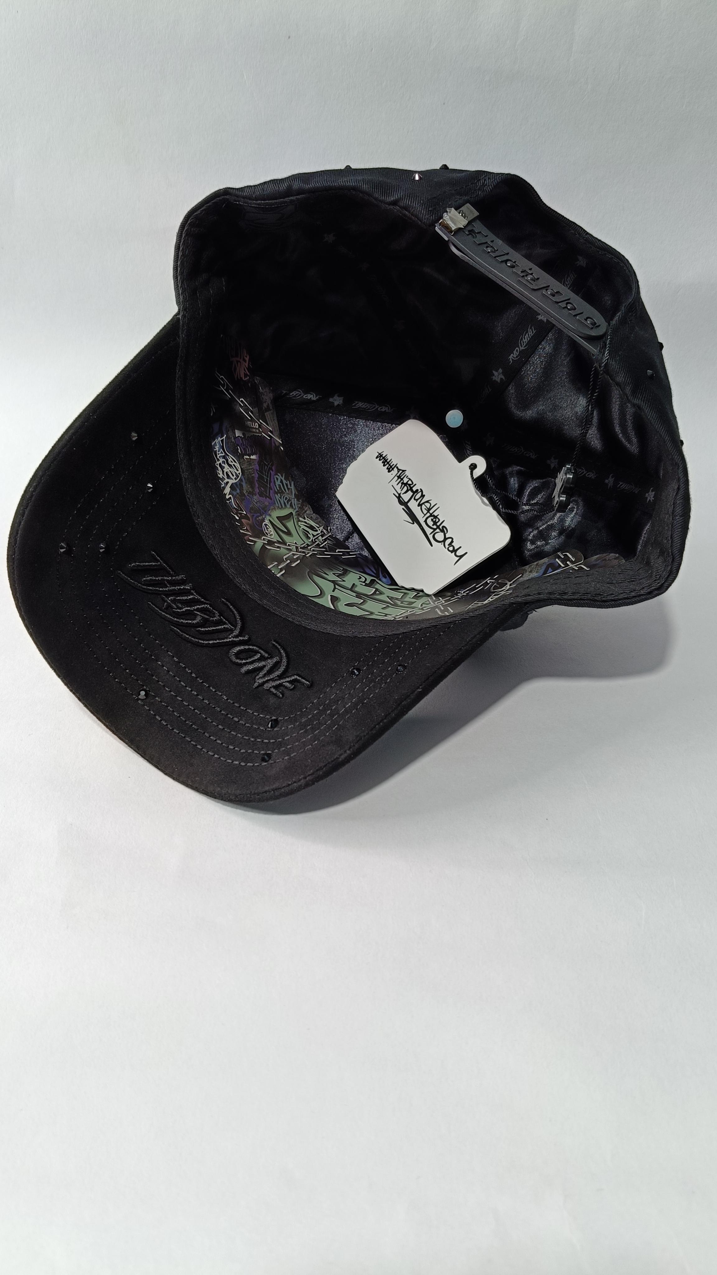 31 HATS (BLACK OUT) FULL