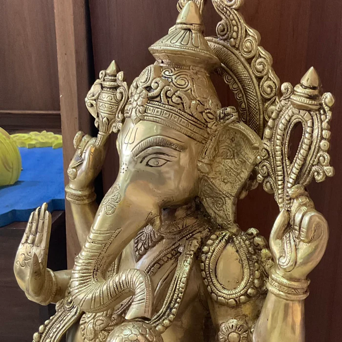 21-Inch Lord Ganesha Brass Idol – Grand Seated Ganpati Statue for Entryway & Housewarming Pooja