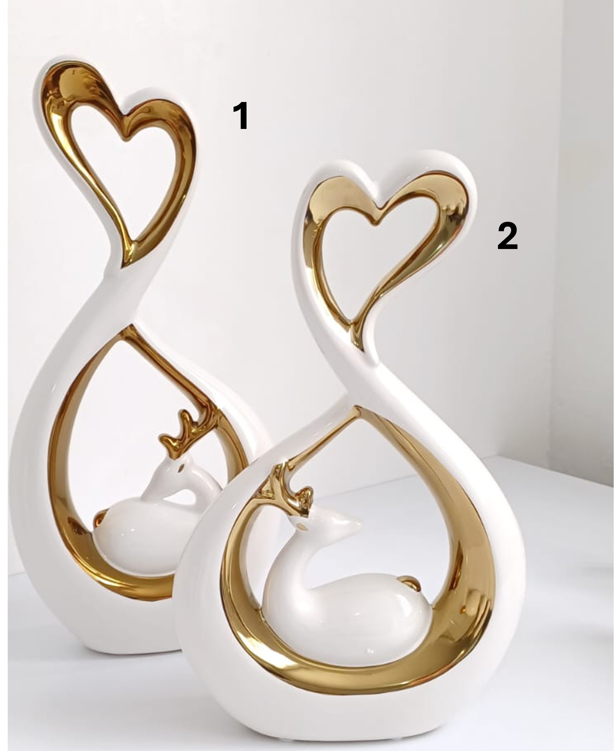 Figura decorativa de ciervo con corazón