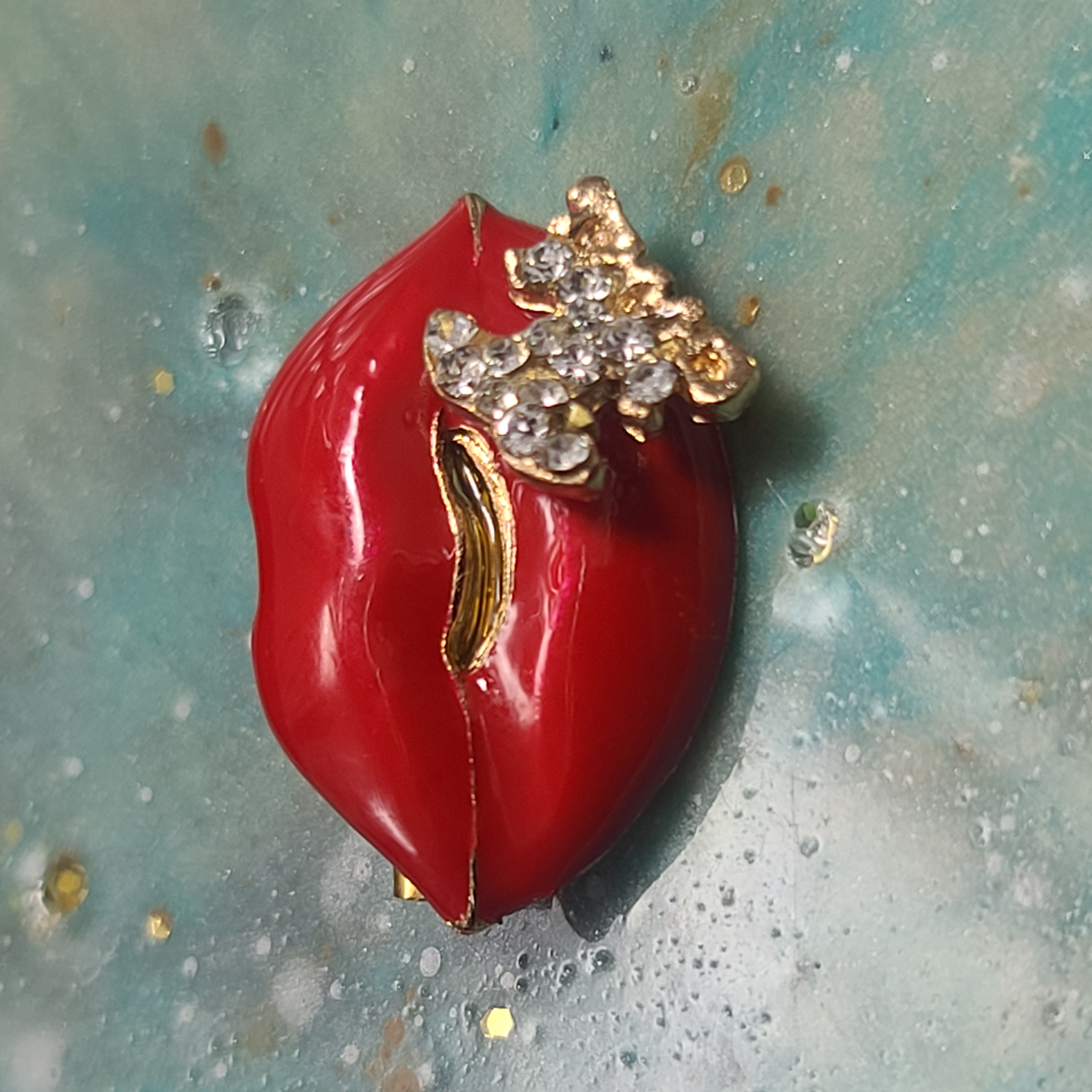 Red Lip CC Brooch