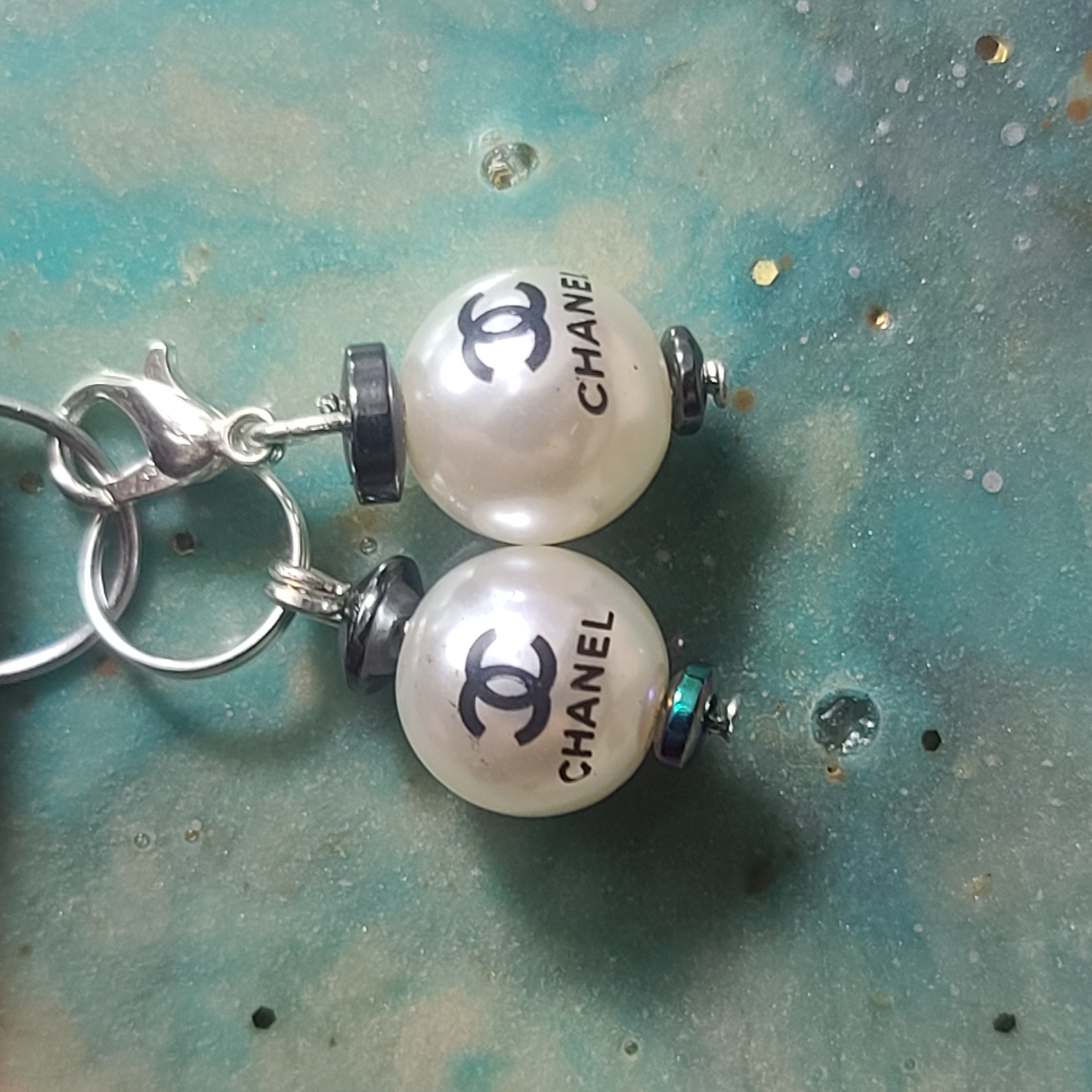 2 CC Pearl Zipper Pull