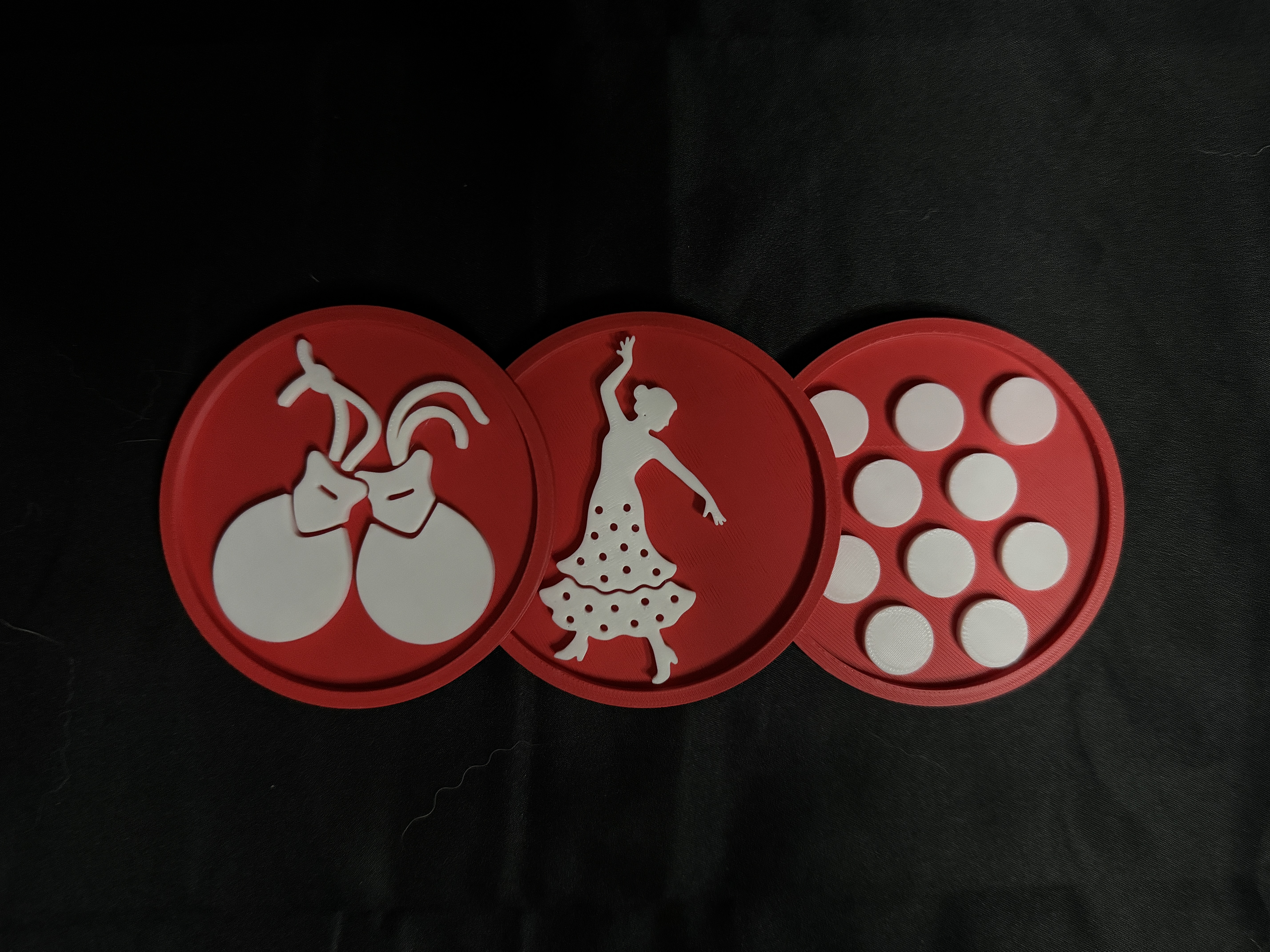 Set de 6 Posavasos Temáticos “Sevillanas” con Soporte Decorativo – Edición Flamenca 💃