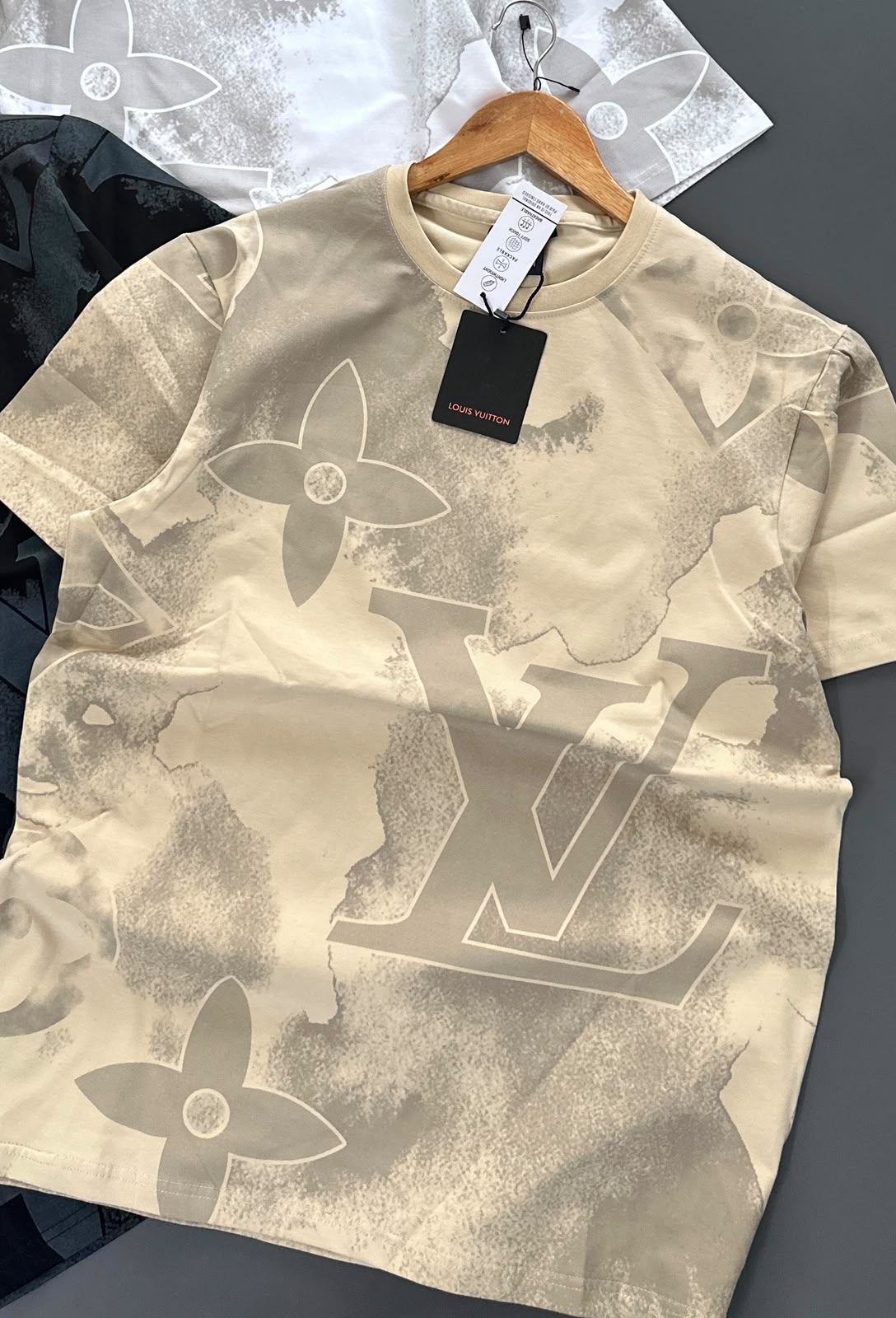 PREMIUM ROUND TSHIRT