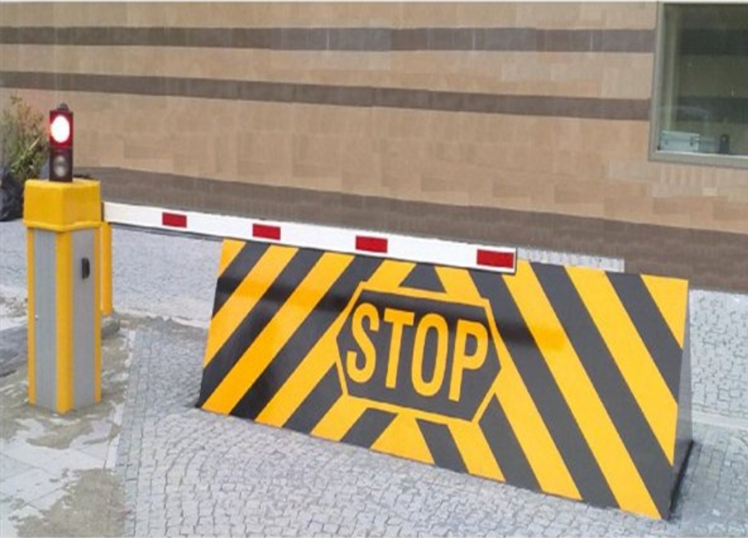 Automatic security barrier gate