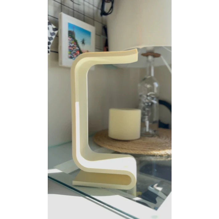 Suporte Moderno para Fones de Ouvido