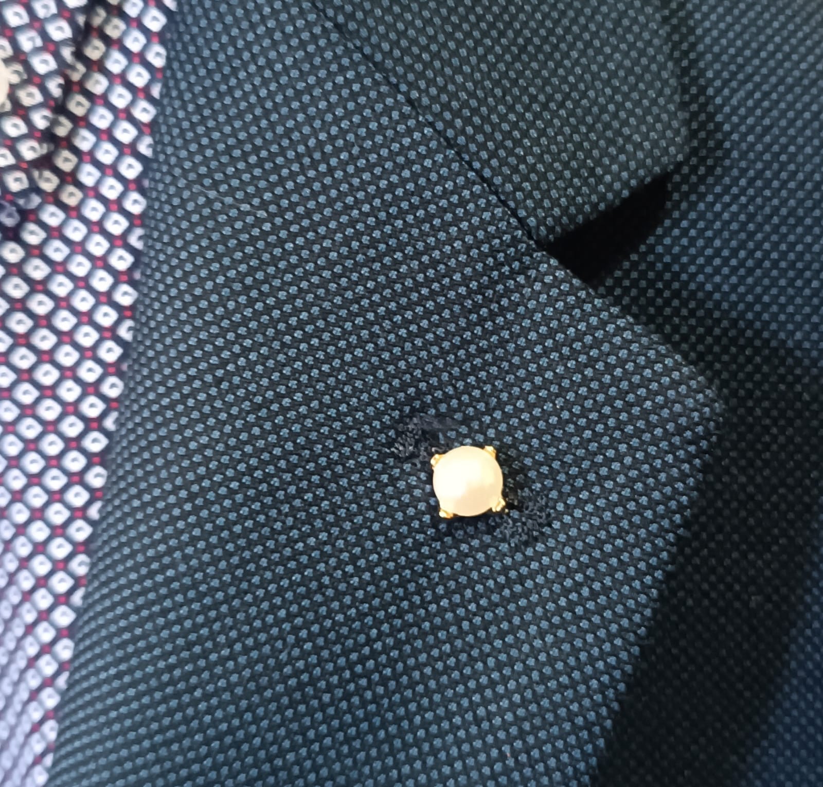 Pin de perla elegante