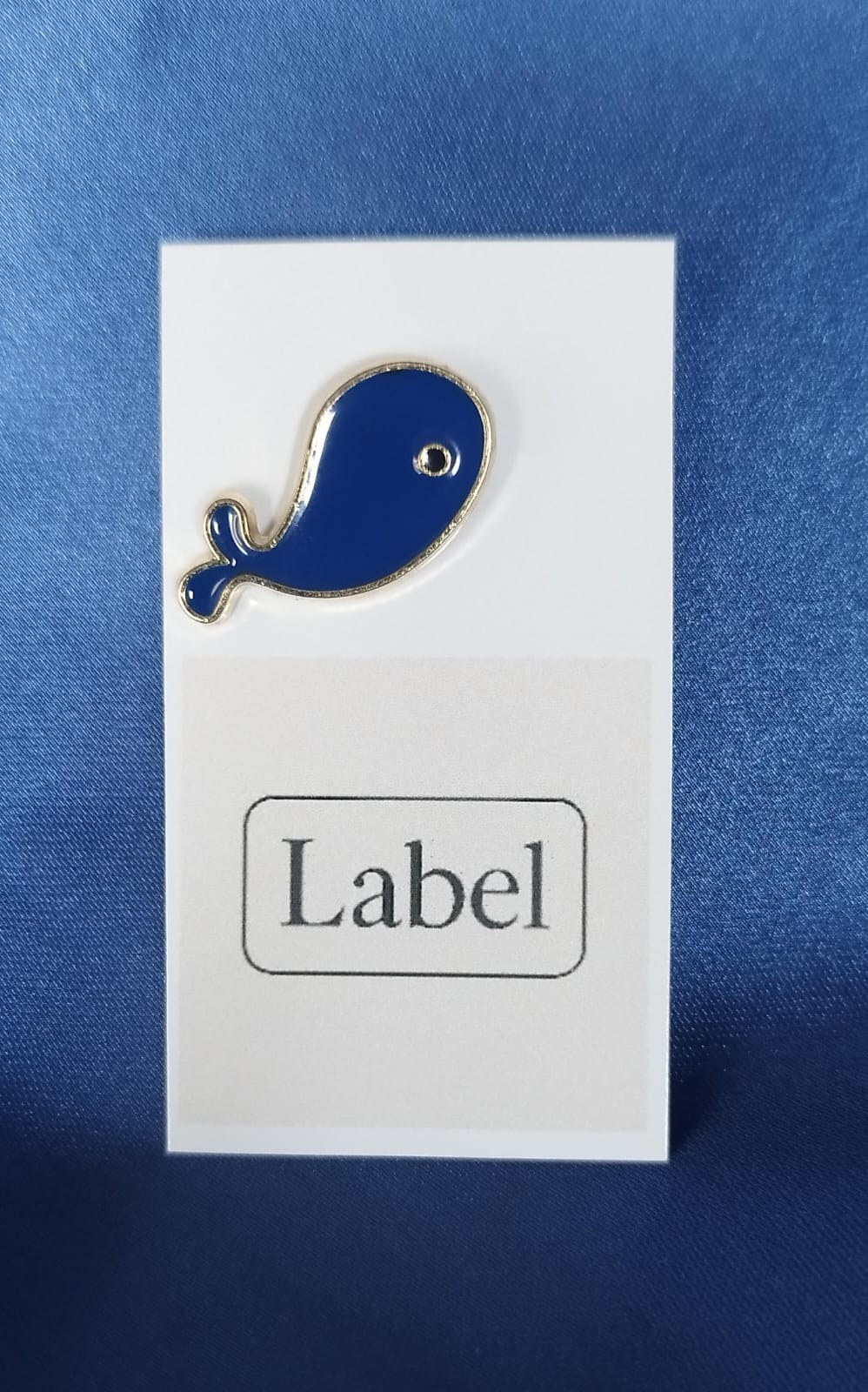 Pin de ballena azul