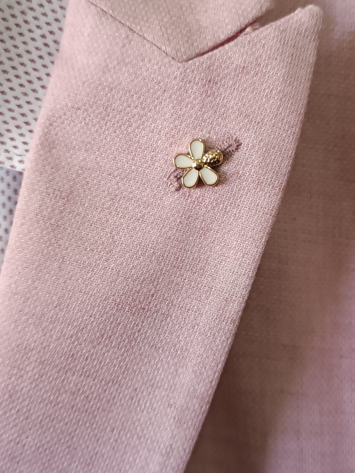 Broche de flor elegante