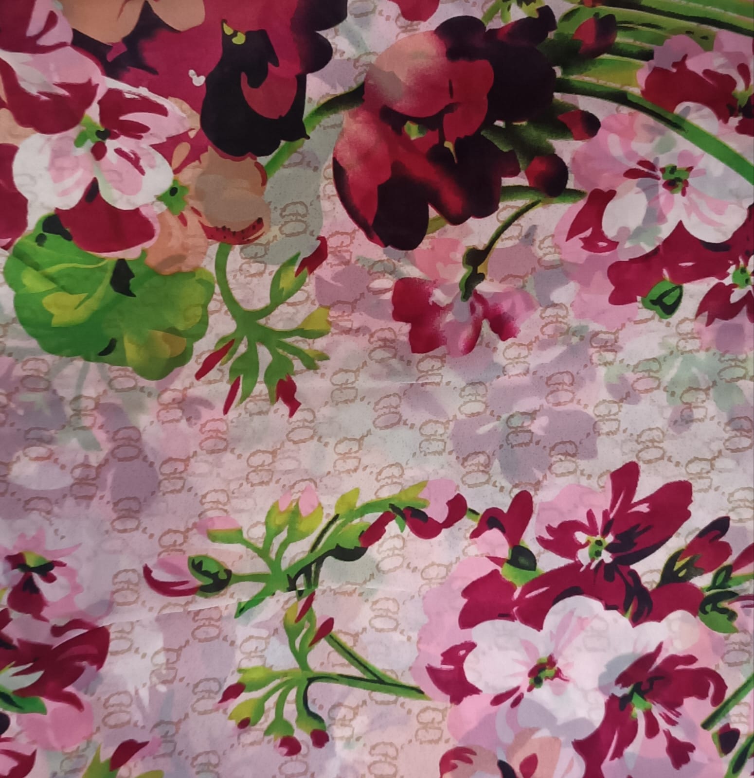 Pañuelo floral de seda