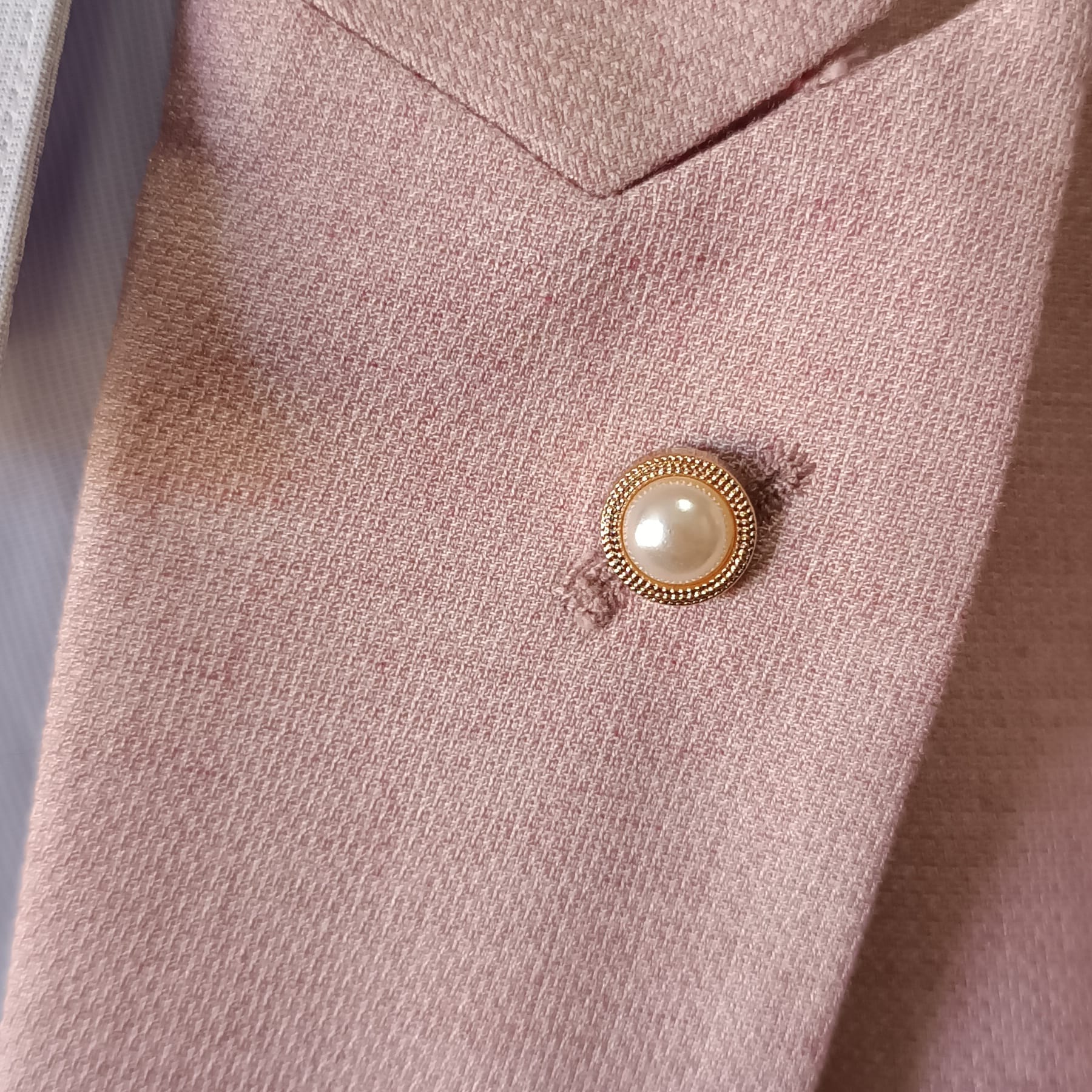 Pin de perla elegante