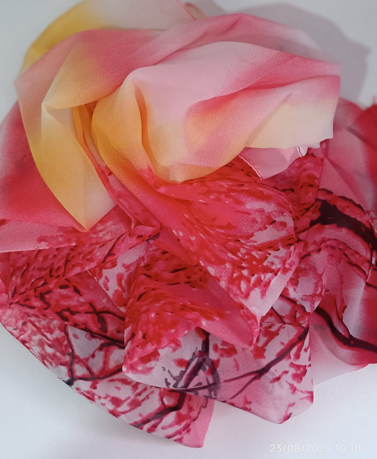 Pañuelo de seda estampado