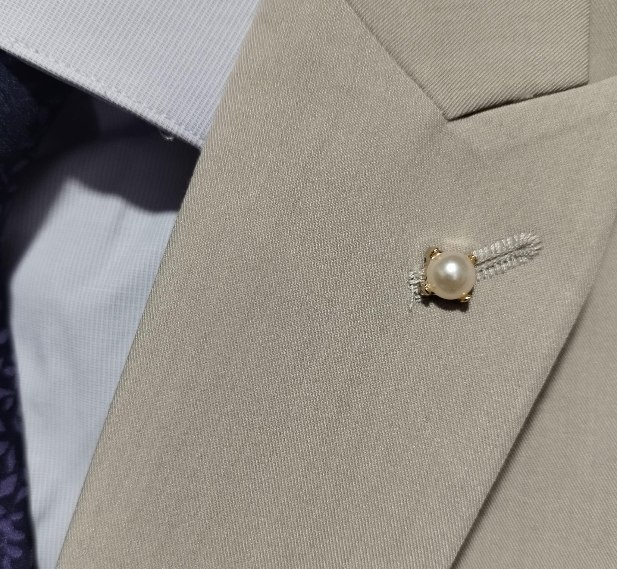 Pin de perla elegante