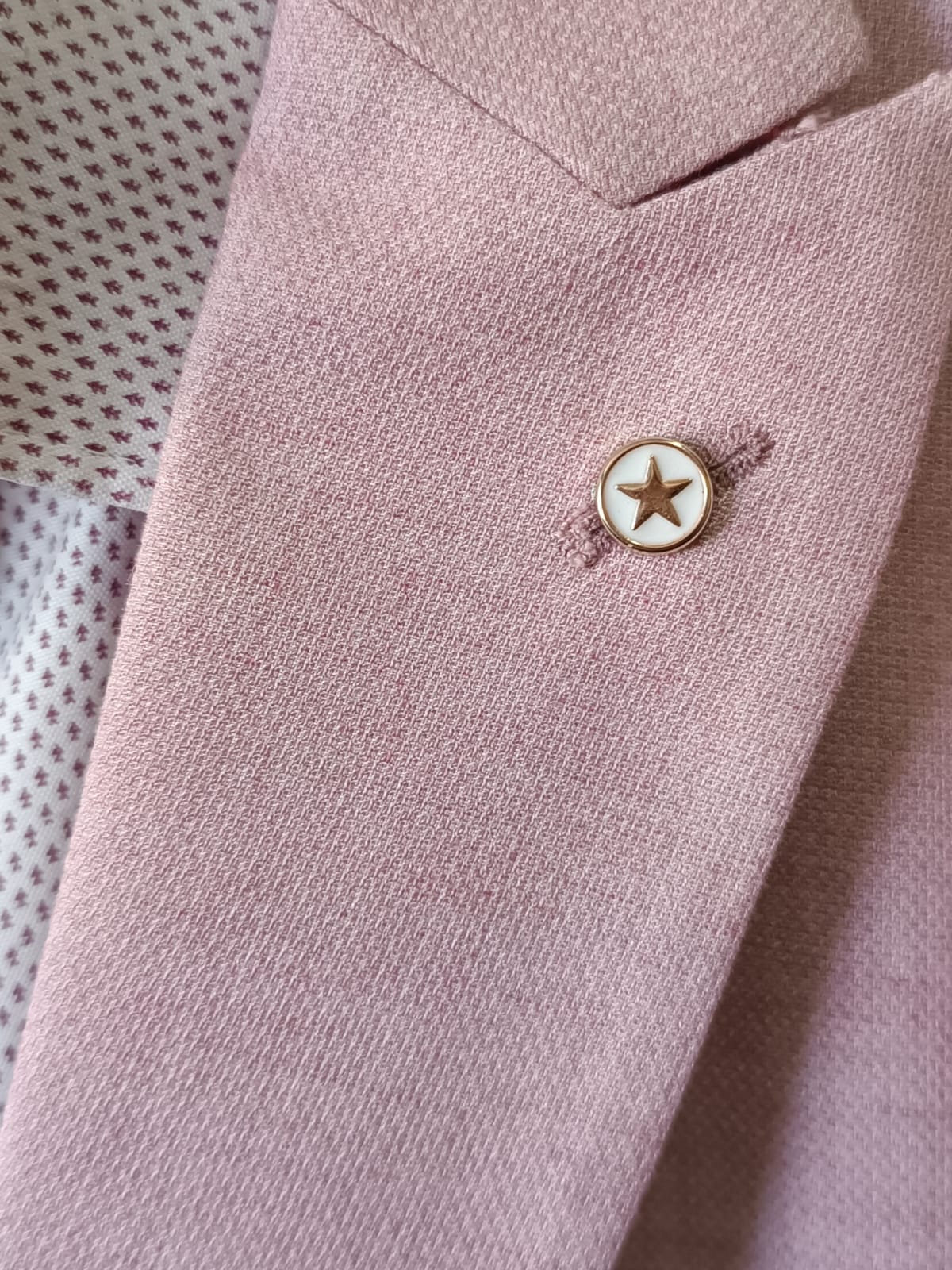  Pin Botón dorado con estrella