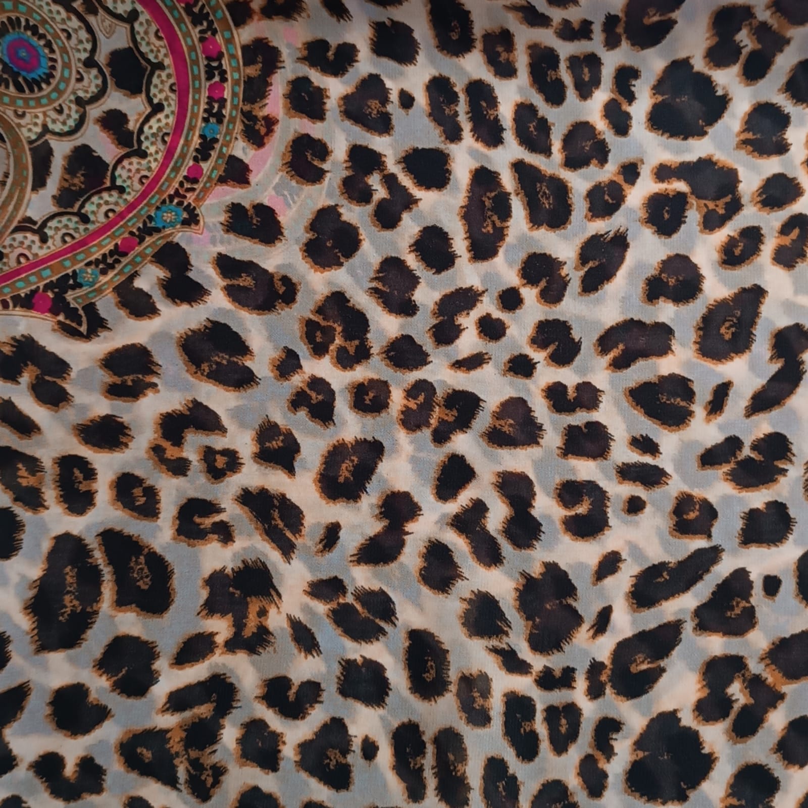 Pañuelo estampado de seda