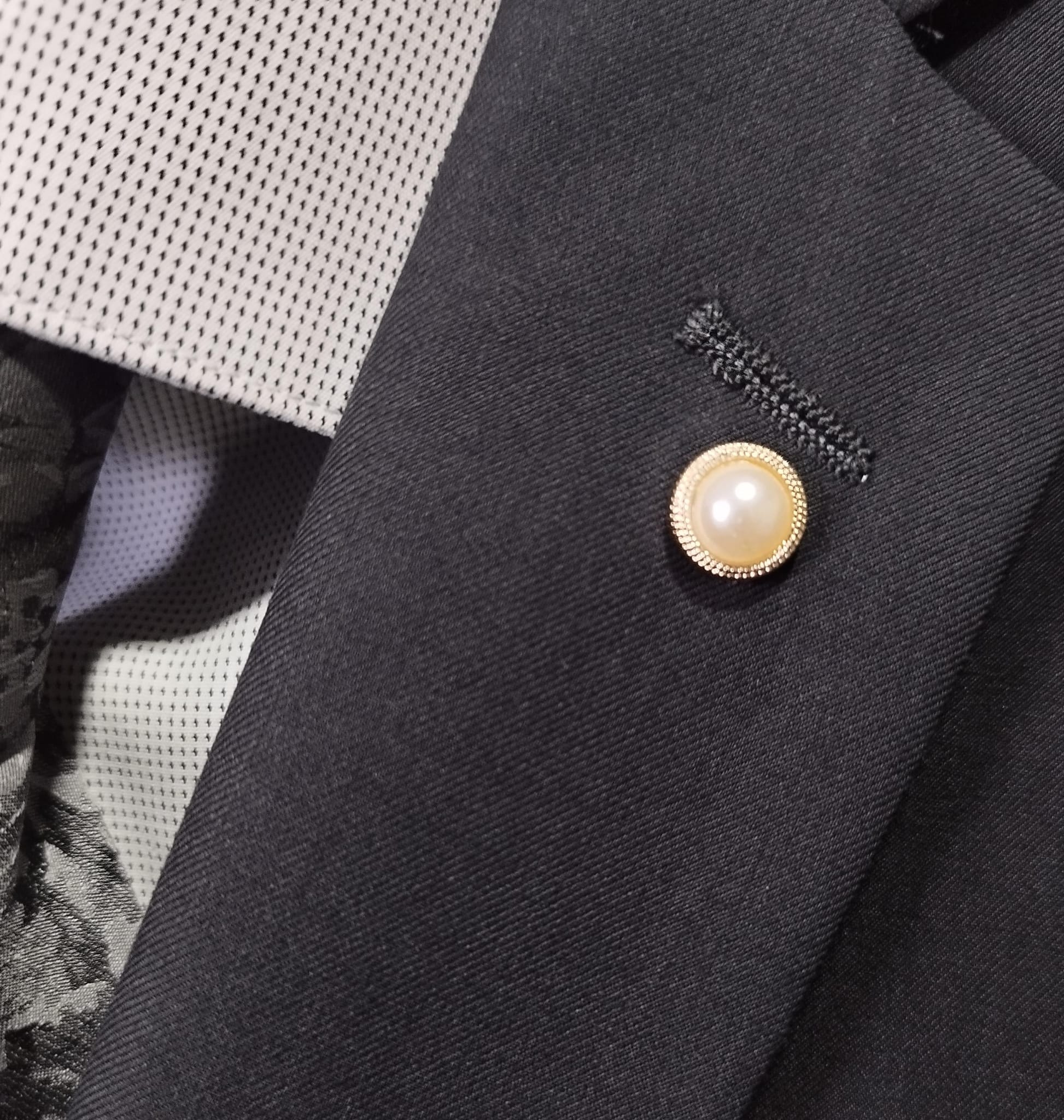 Pin de perla elegante