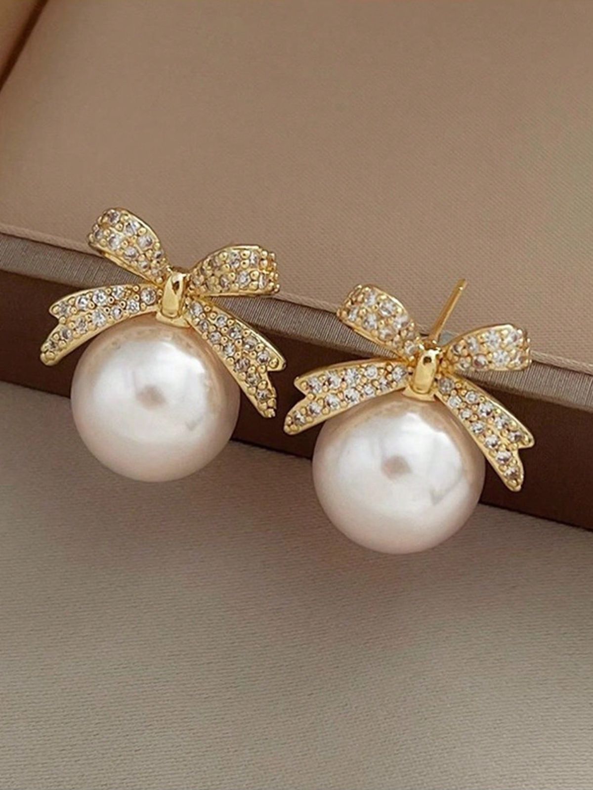 Elegant Bow Pearl Earrings