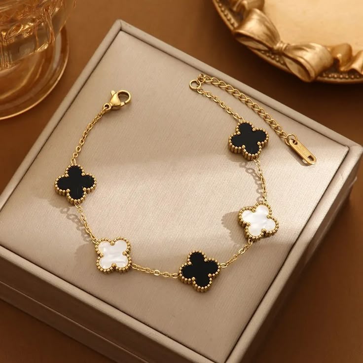 Elegant Clover Bracelet