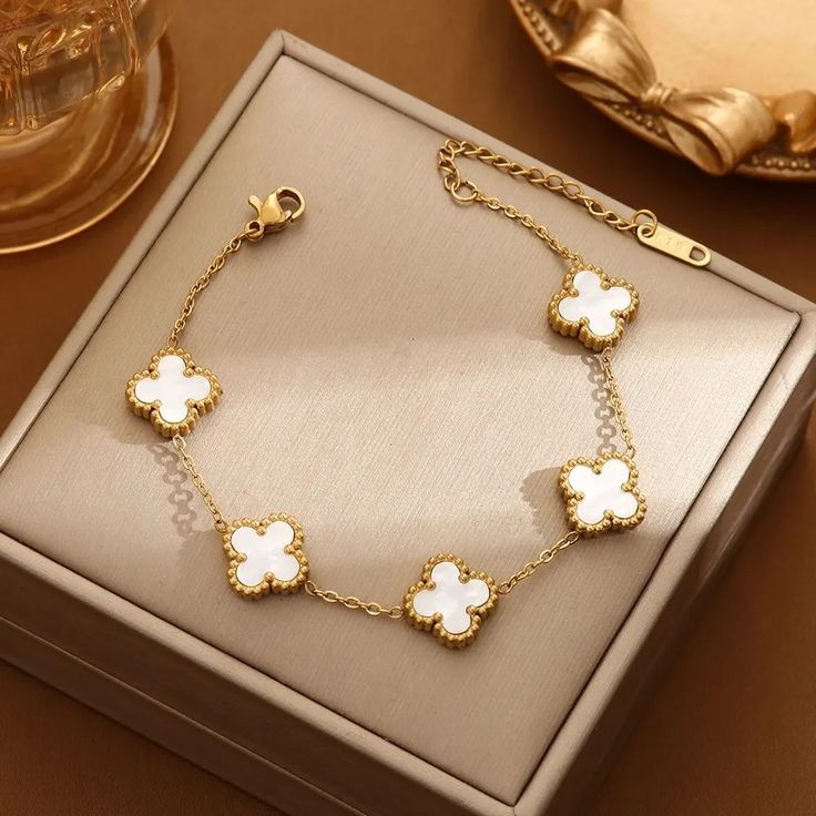 Elegant Clover Charm Bracelet white