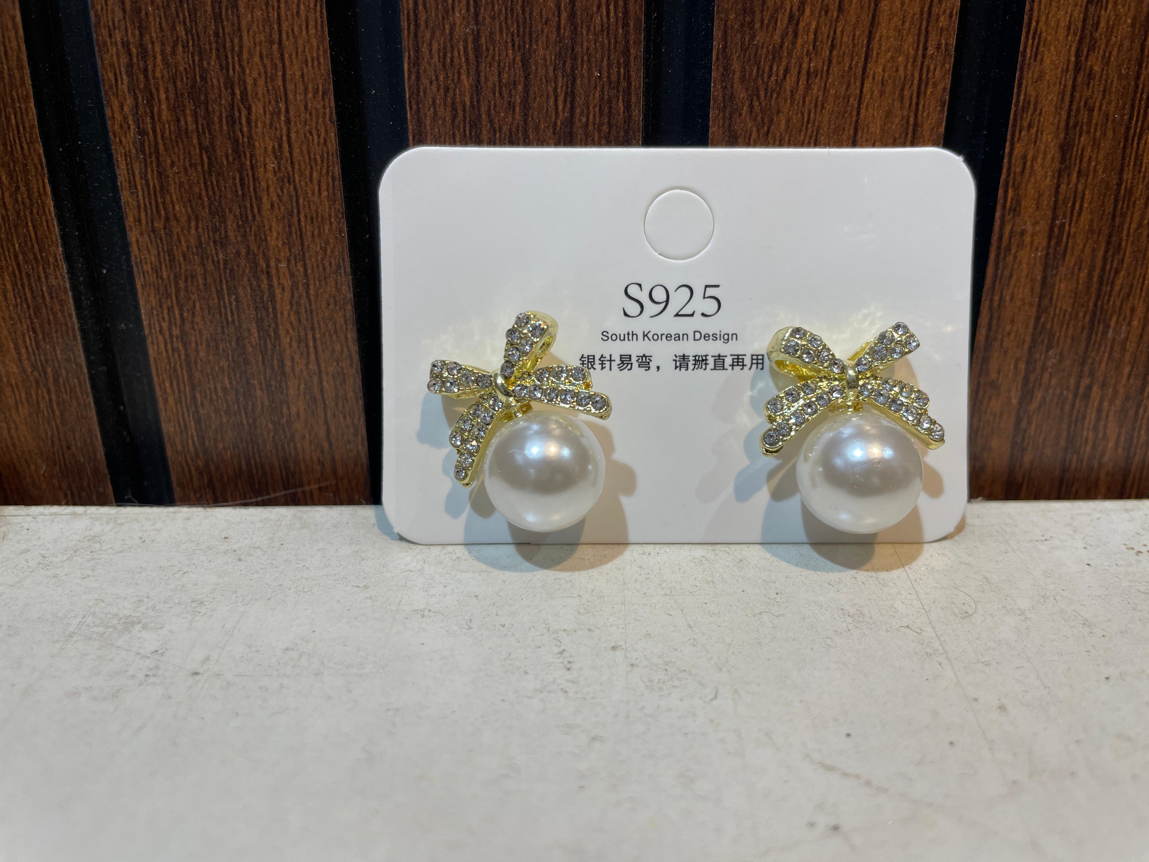 Elegant Bow Pearl Earrings