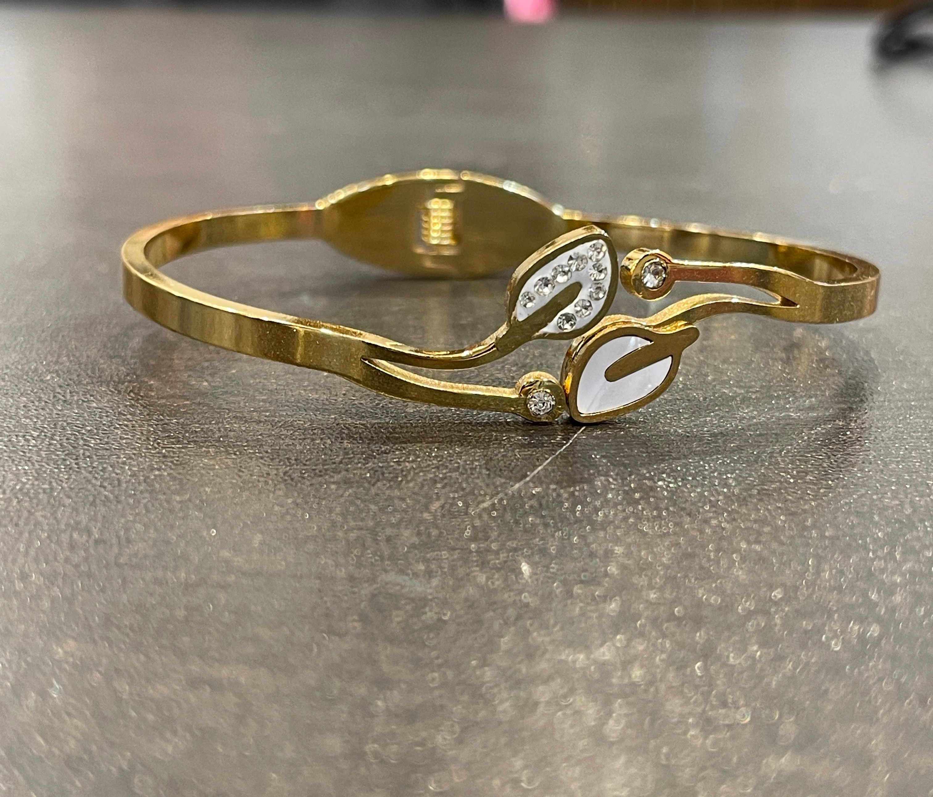 Elegant Gold LEAF-Plated Bracelet