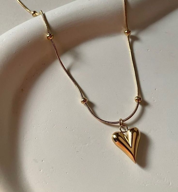 💖 Classic Heart Pendant Necklace – Anti-Tarnish